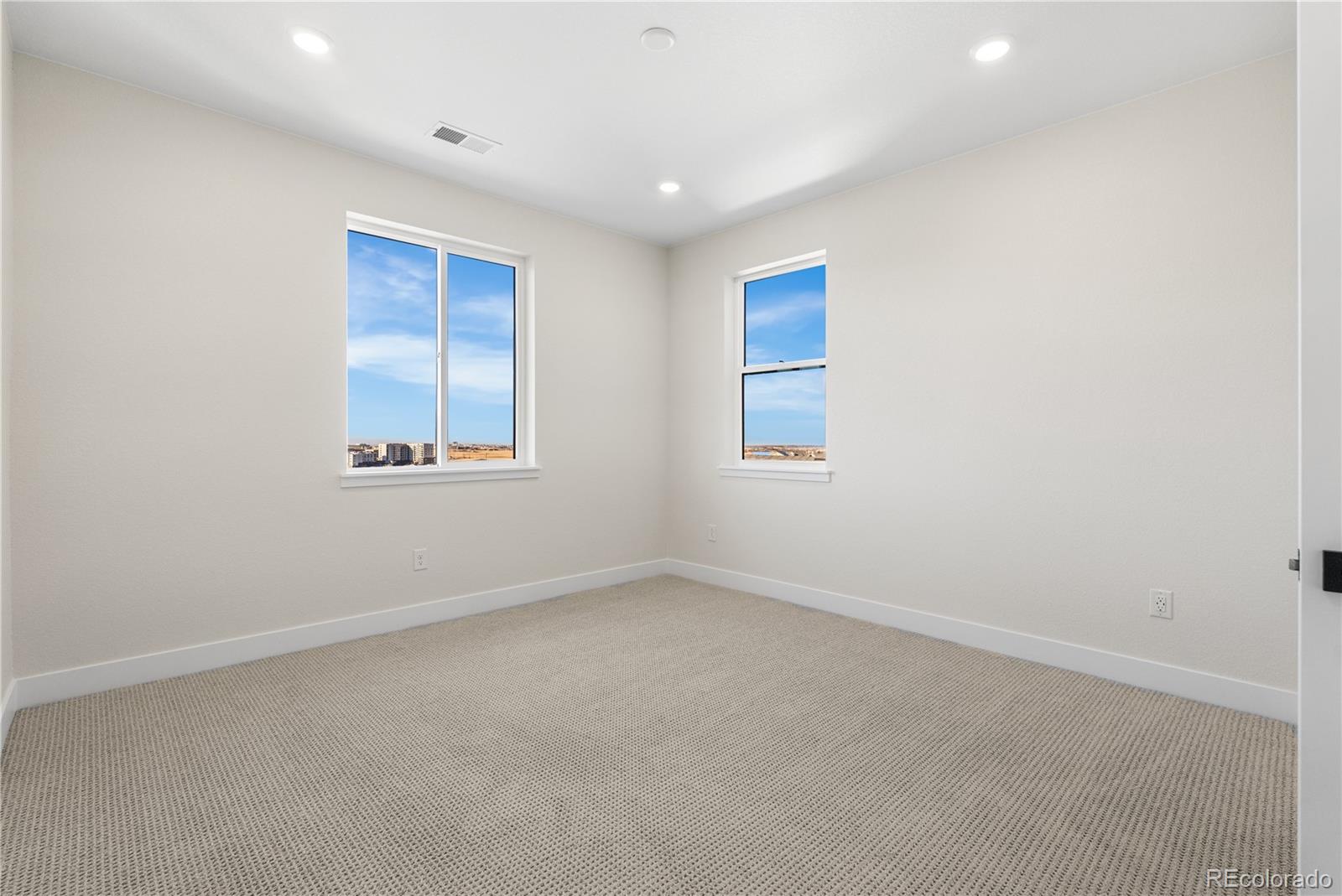 Lone Tree, Colorado, 80134, United States, 6 Bedrooms Bedrooms, ,7 BathroomsBathrooms,Residential,Active,1952989