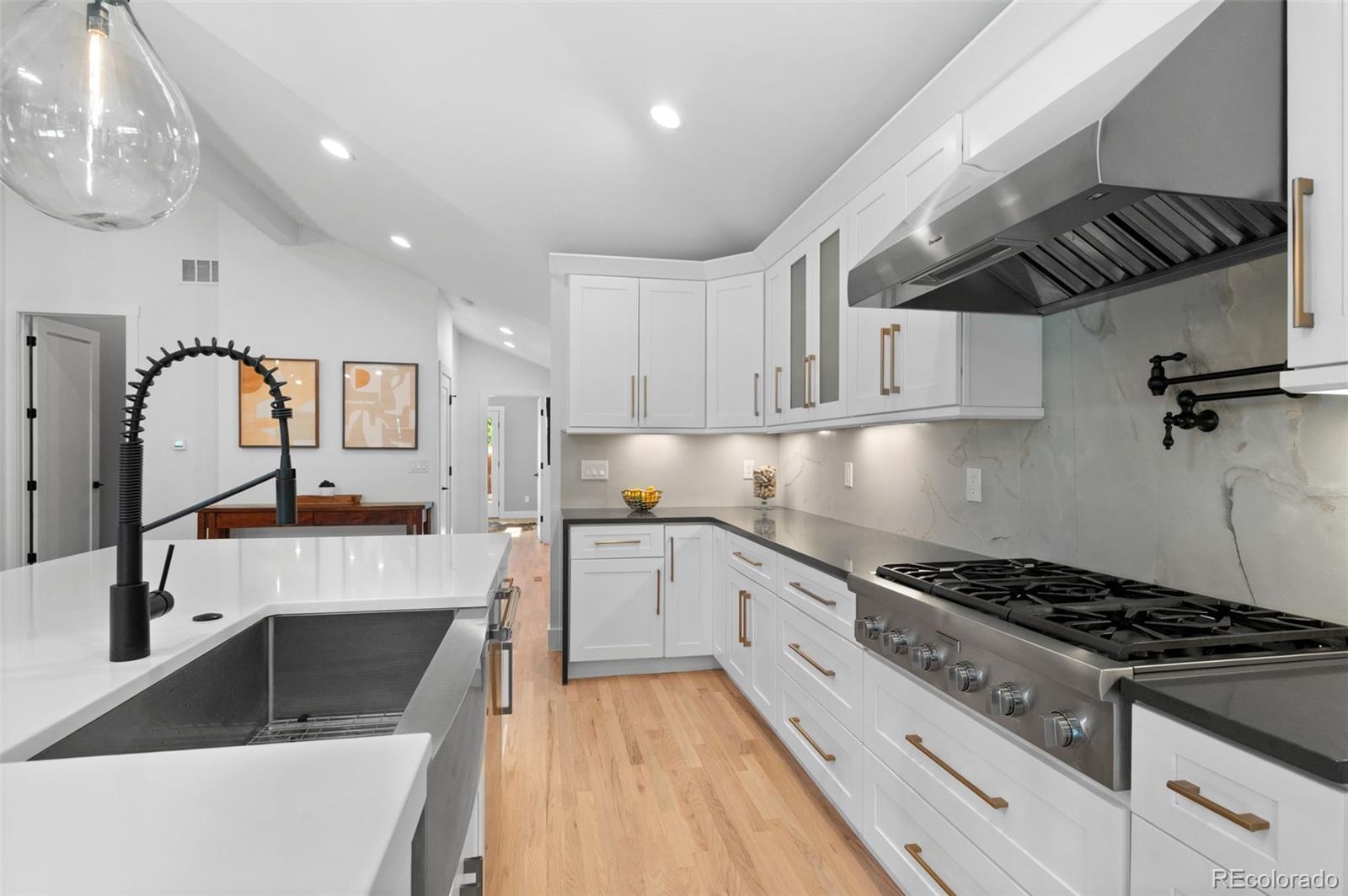 Denver, Colorado, 80210, United States, 5 Bedrooms Bedrooms, ,5 BathroomsBathrooms,Residential,Active,1945244