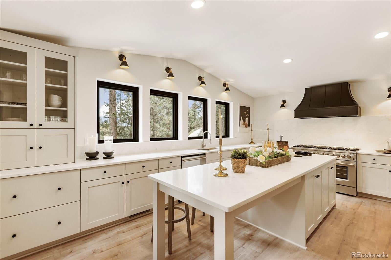 Colorado Springs, Colorado, 80921, United States, 5 Bedrooms Bedrooms, ,4 BathroomsBathrooms,Residential,Active,1996271