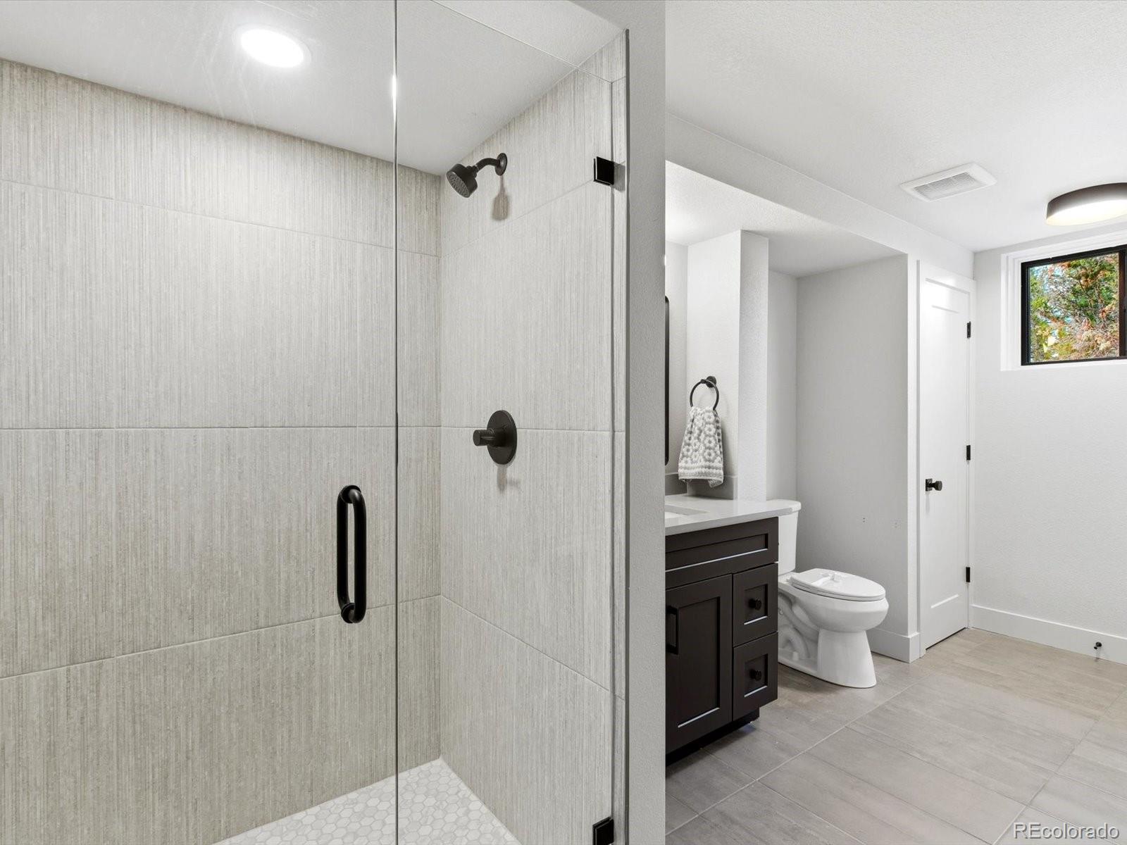 Englewood, Colorado, 80113, United States, 4 Bedrooms Bedrooms, ,5 BathroomsBathrooms,Residential,Active,2006786