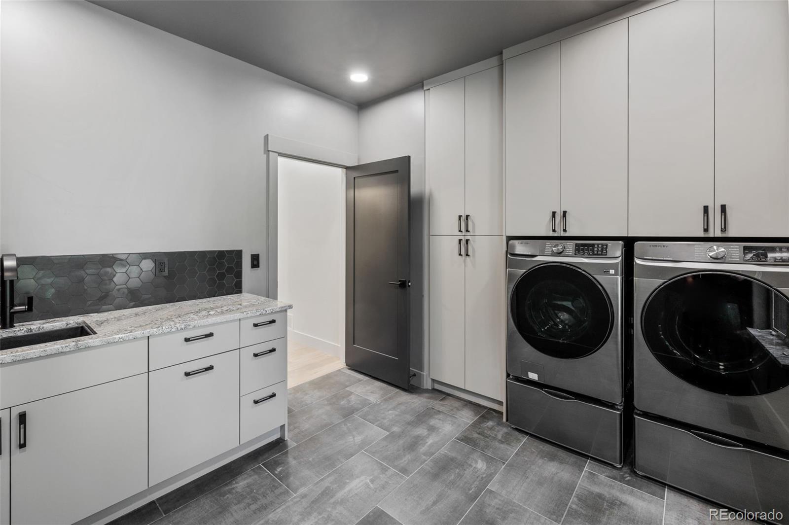 Colorado Springs, Colorado, 80908, United States, 4 Bedrooms Bedrooms, ,5 BathroomsBathrooms,Residential,Active,1999177