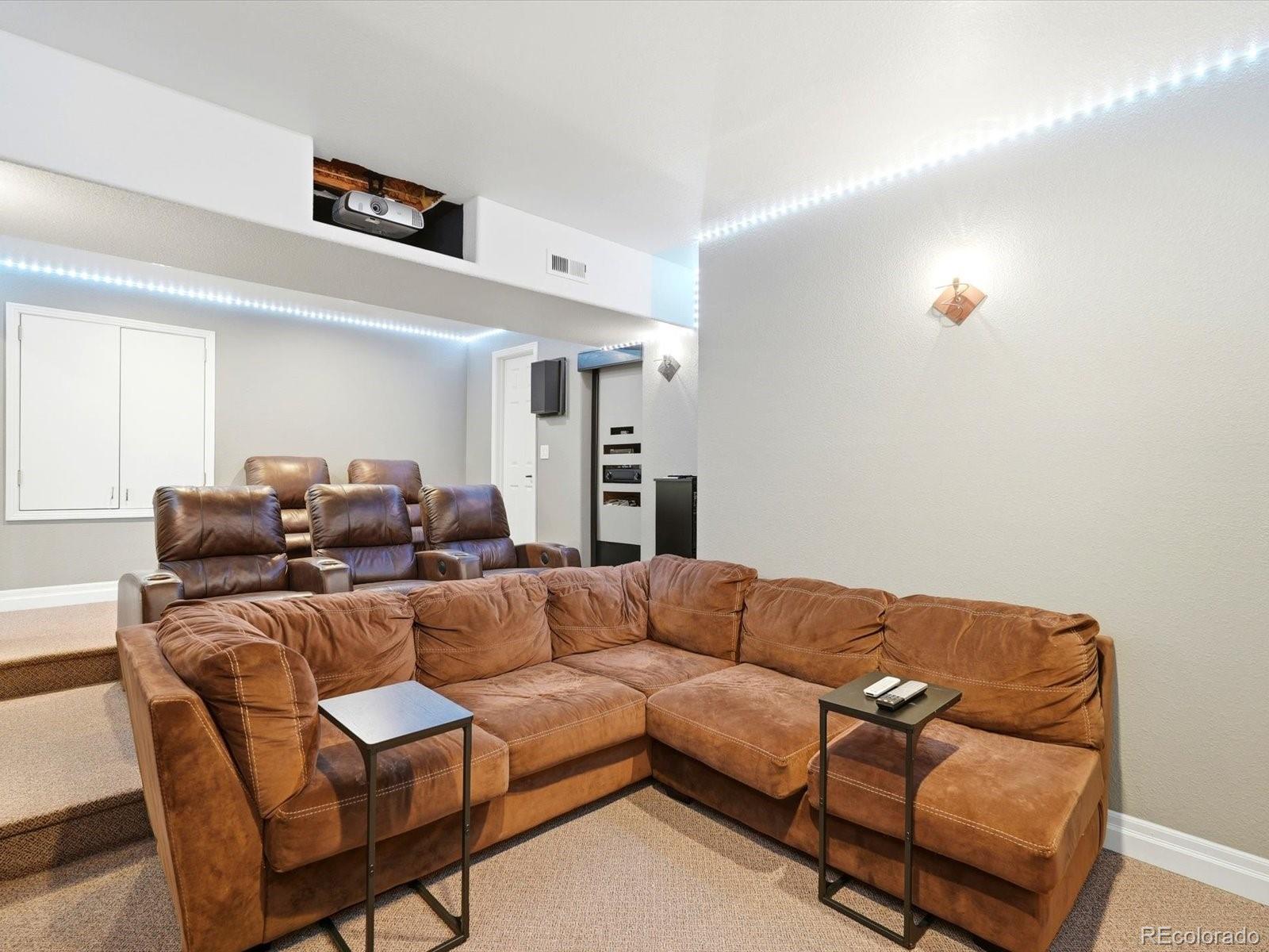 Highlands Ranch, Colorado, 80126, United States, 5 Bedrooms Bedrooms, ,5 BathroomsBathrooms,Residential,Pending,2045674