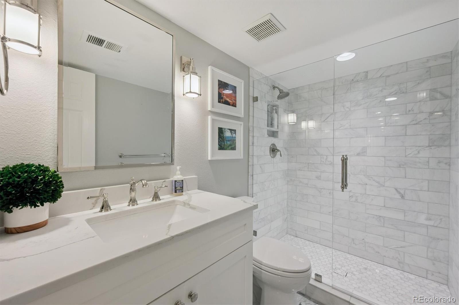 Highlands Ranch, Colorado, 80126, United States, 5 Bedrooms Bedrooms, ,5 BathroomsBathrooms,Residential,Active,1929668