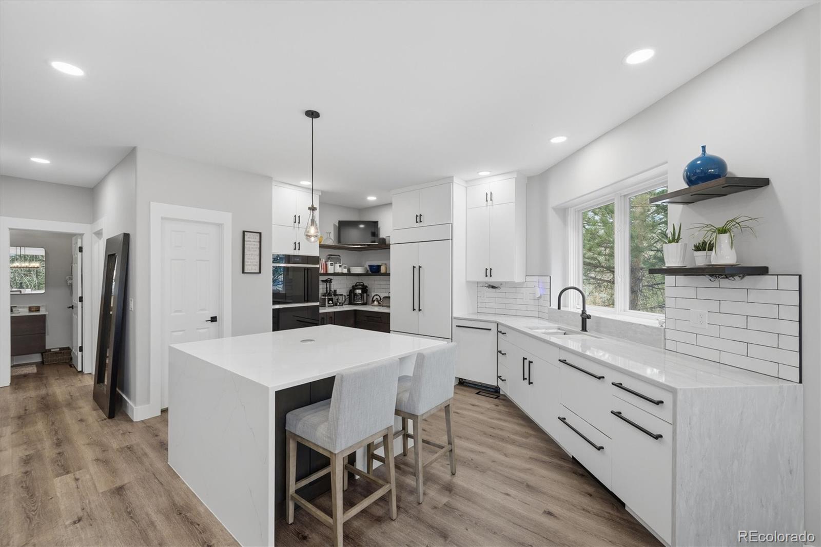 Littleton, Colorado, 80123, United States, 5 Bedrooms Bedrooms, ,6 BathroomsBathrooms,Residential,Active,2012465