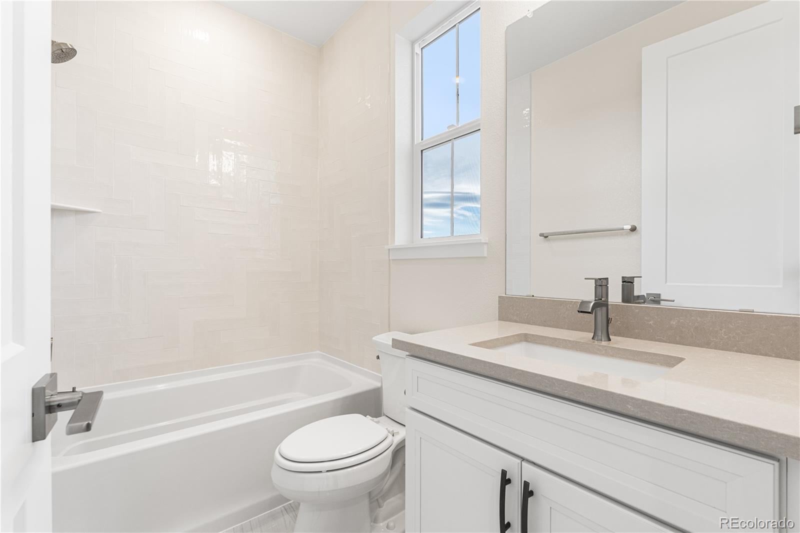 Castle Pines, Colorado, 80108, United States, 7 Bedrooms Bedrooms, ,8 BathroomsBathrooms,Residential,Active,1992239