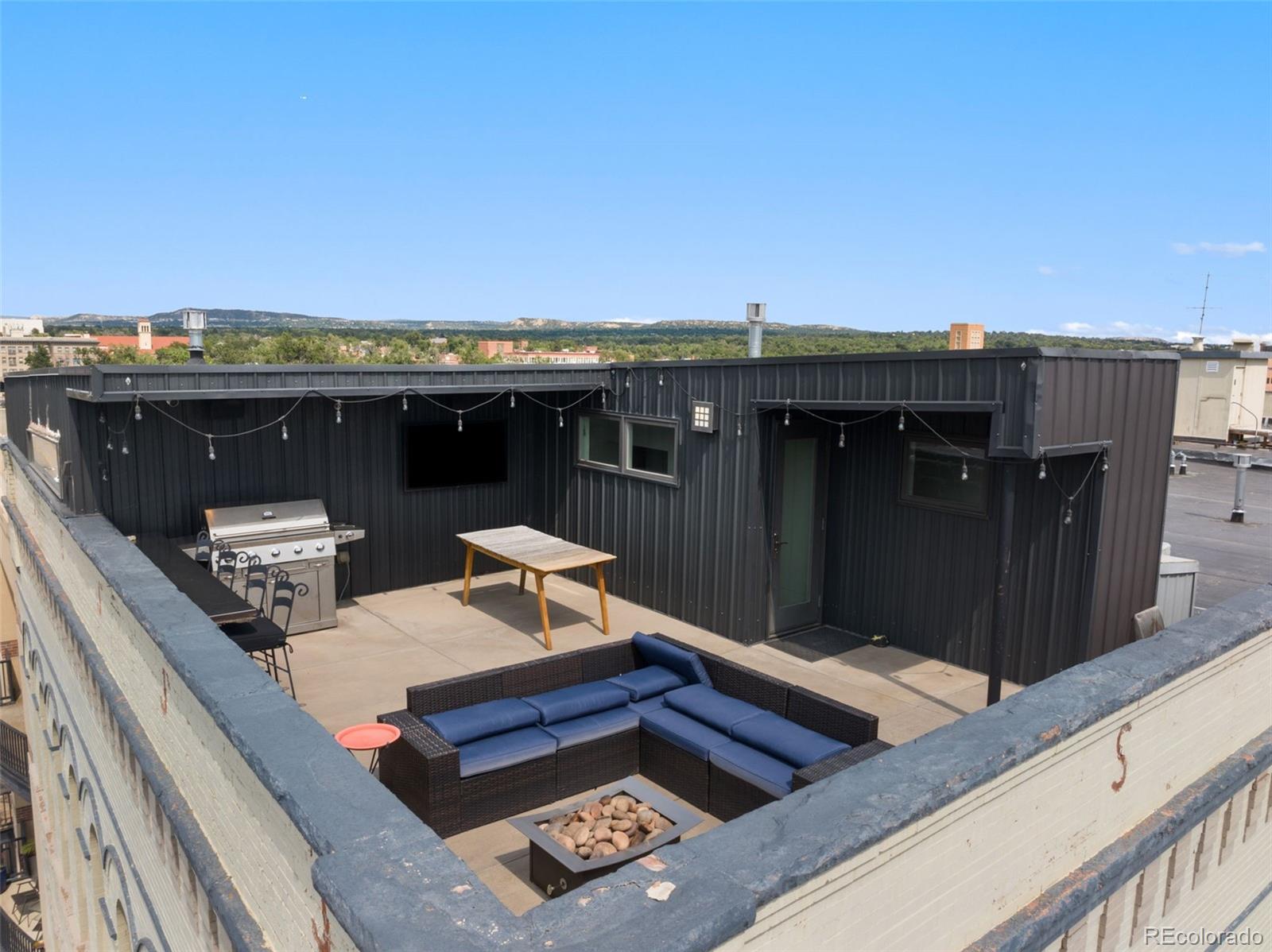 Colorado Springs, Colorado, 80903, United States, 3 Bedrooms Bedrooms, ,3 BathroomsBathrooms,Residential,Active,1944079
