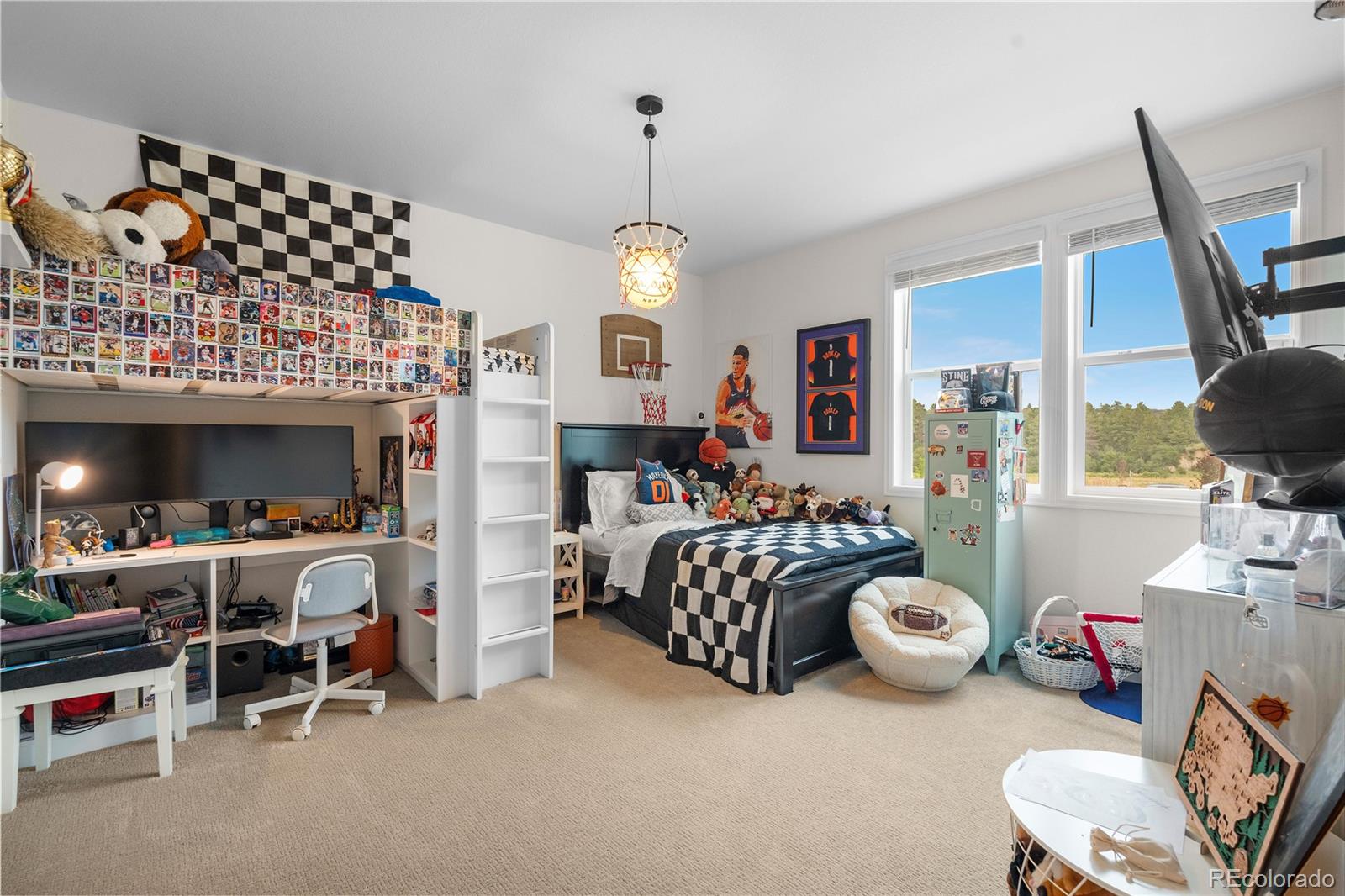 Castle Rock, Colorado, 80108, United States, 5 Bedrooms Bedrooms, ,4 BathroomsBathrooms,Residential,Active,1905368