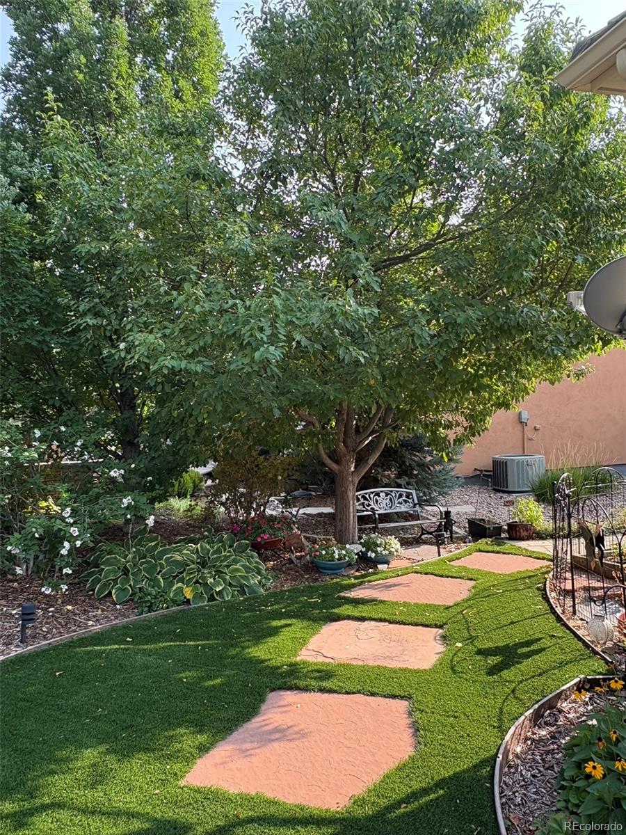 Centennial, Colorado, 80121, United States, 4 Bedrooms Bedrooms, ,4 BathroomsBathrooms,Residential,Active,1972181