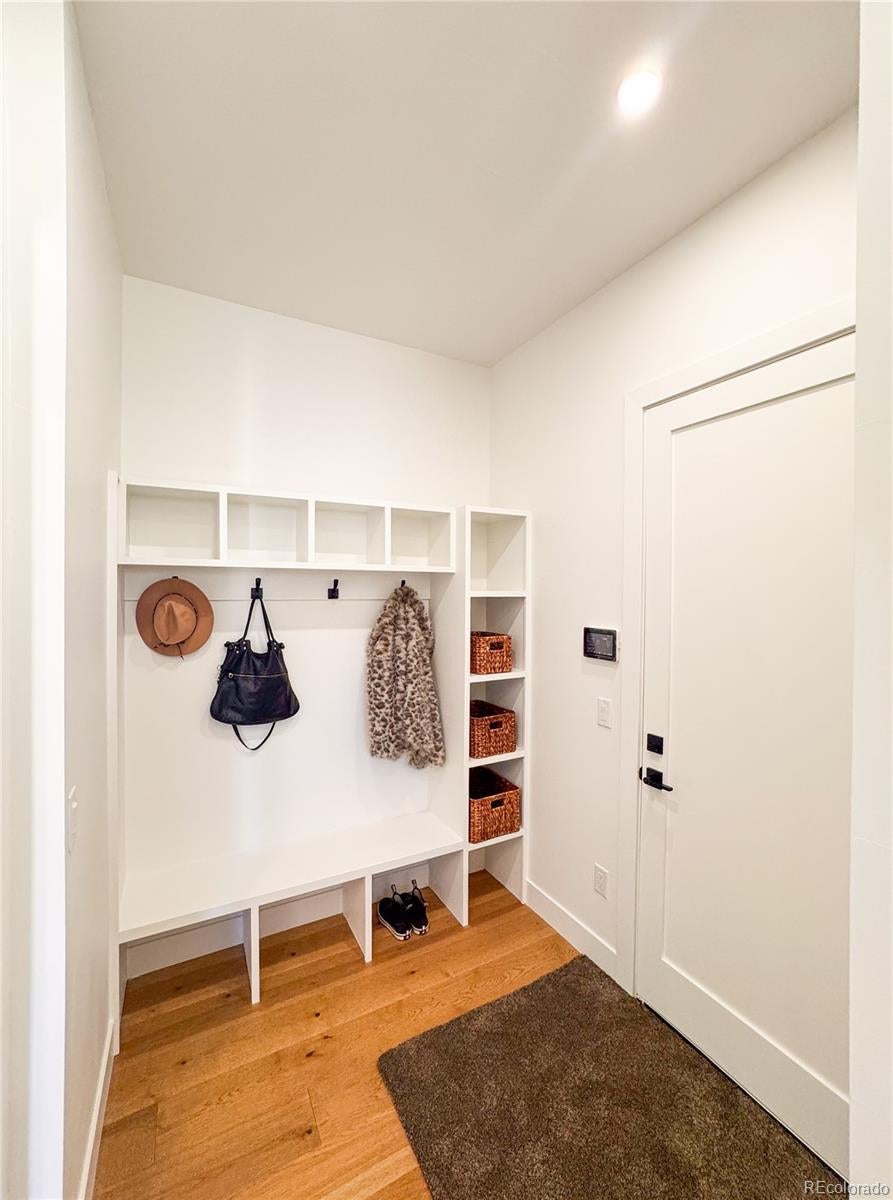 Evergreen, Colorado, 80439, United States, 5 Bedrooms Bedrooms, ,6 BathroomsBathrooms,Residential,Active,2008684