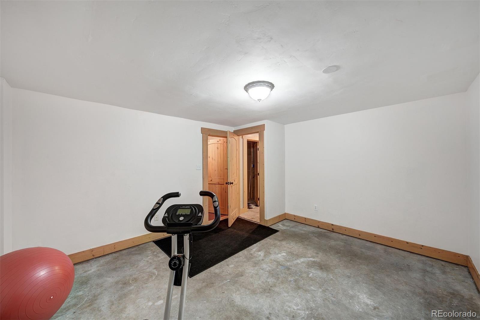 Breckenridge, Colorado, 80424, United States, 6 Bedrooms Bedrooms, ,5 BathroomsBathrooms,Residential,Active,1944016