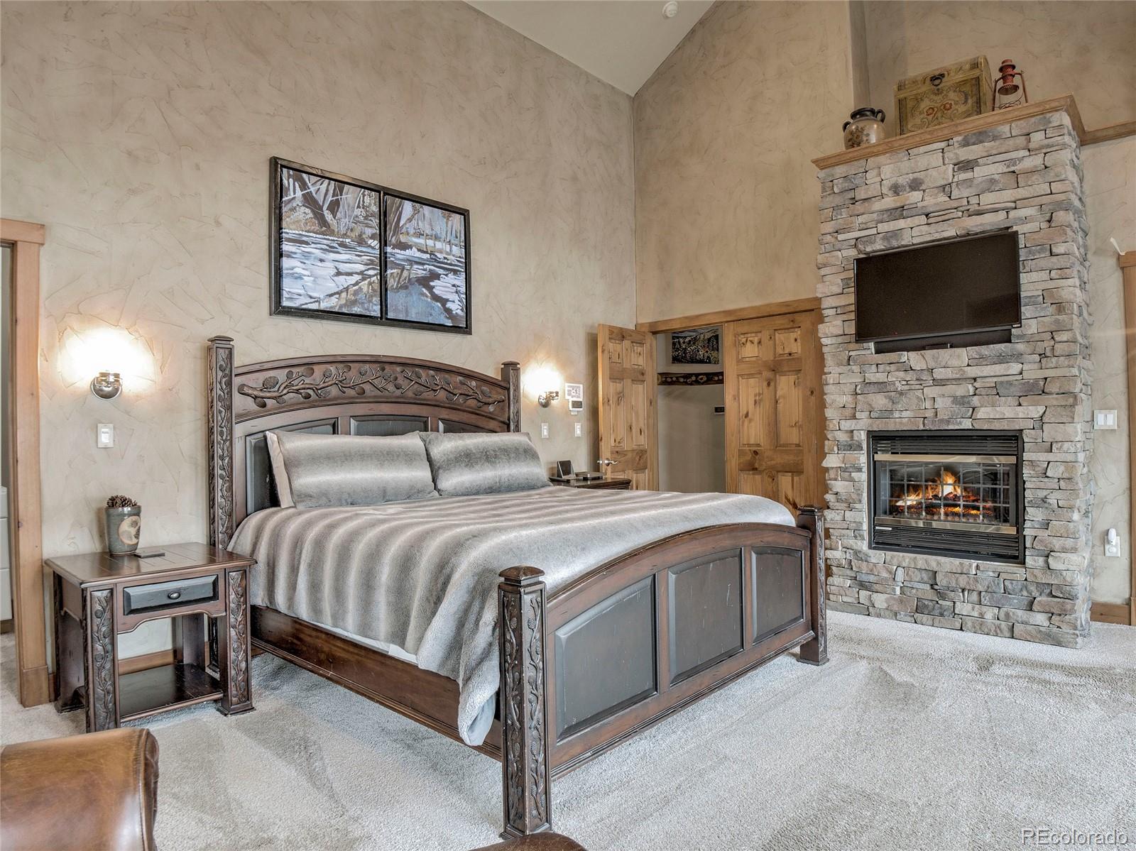 Silverthorne, Colorado, 80498, United States, 5 Bedrooms Bedrooms, ,4 BathroomsBathrooms,Residential,Active,1961917