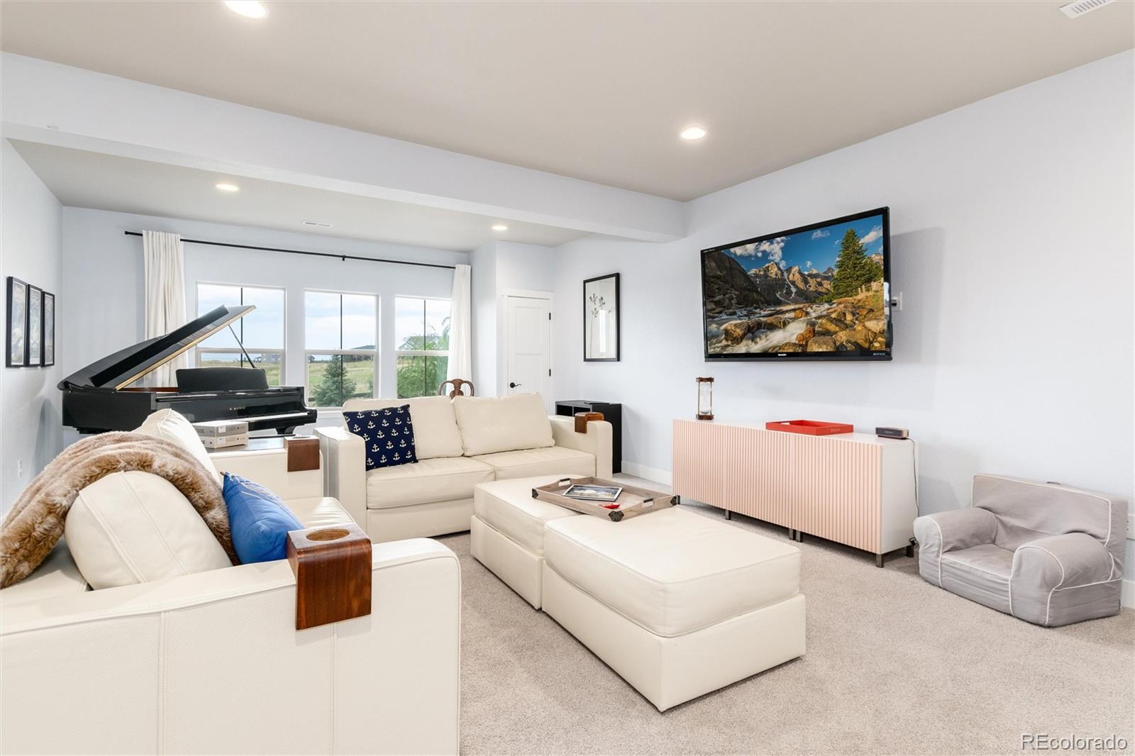 Castle Rock, Colorado, 80108, United States, 5 Bedrooms Bedrooms, ,4 BathroomsBathrooms,Residential,Active,1904162