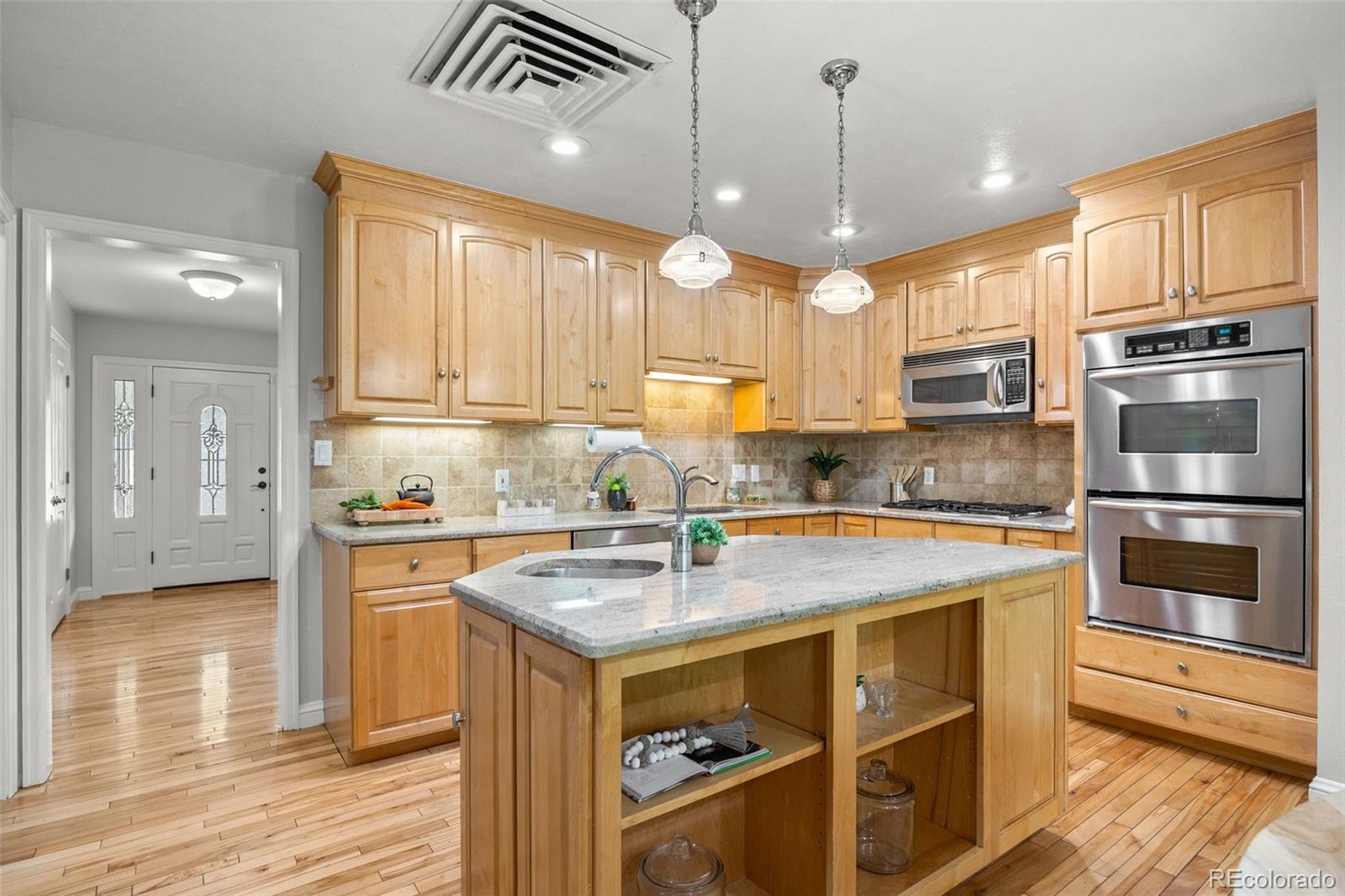 Englewood, Colorado, 80111, United States, 4 Bedrooms Bedrooms, ,3 BathroomsBathrooms,Residential,Active,1909660