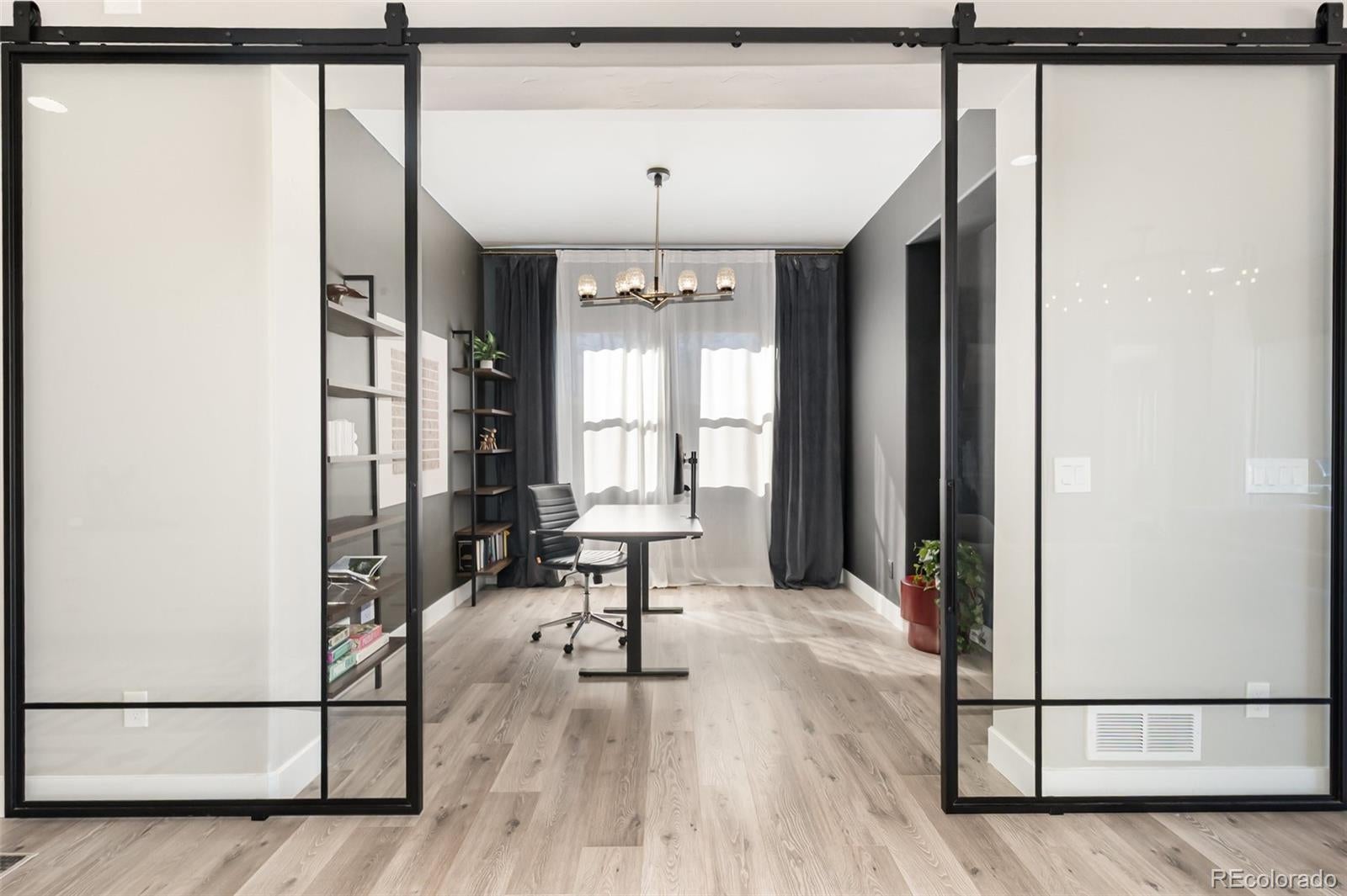 Monument, Colorado, 80132, United States, 5 Bedrooms Bedrooms, ,4 BathroomsBathrooms,Residential,Contingent,1992315