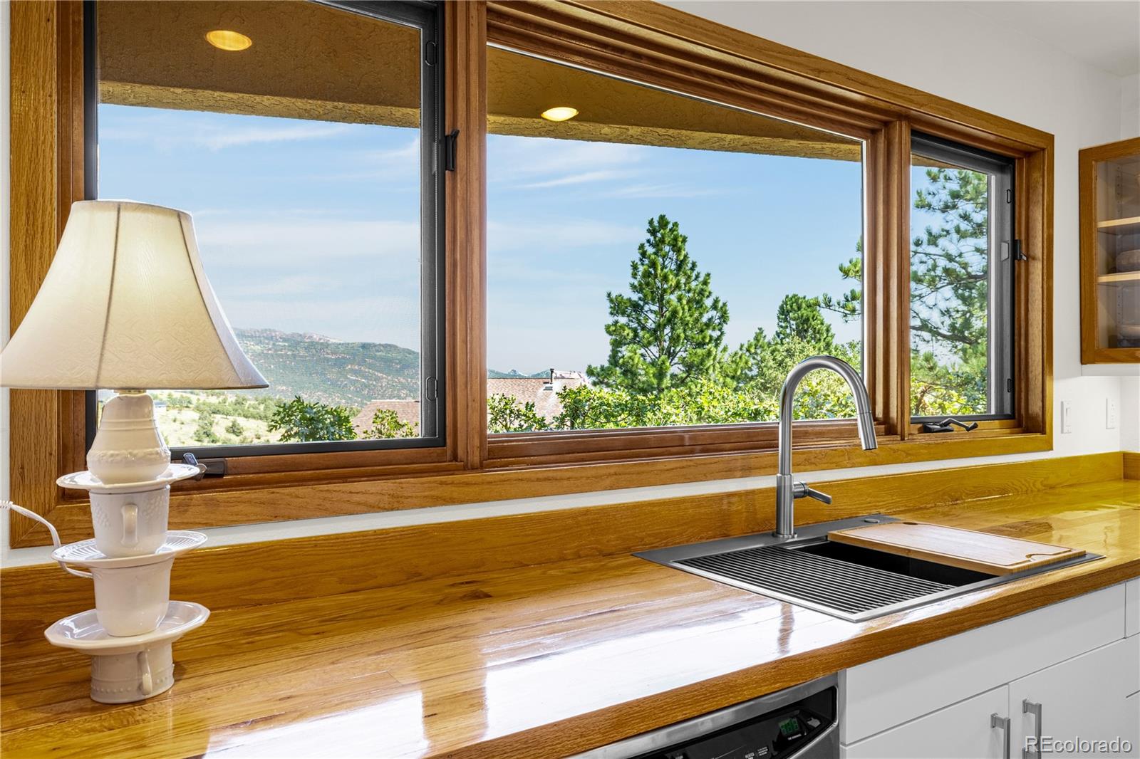 Manitou Springs, Colorado, 80829, United States, 5 Bedrooms Bedrooms, ,4 BathroomsBathrooms,Residential,Active,1992272