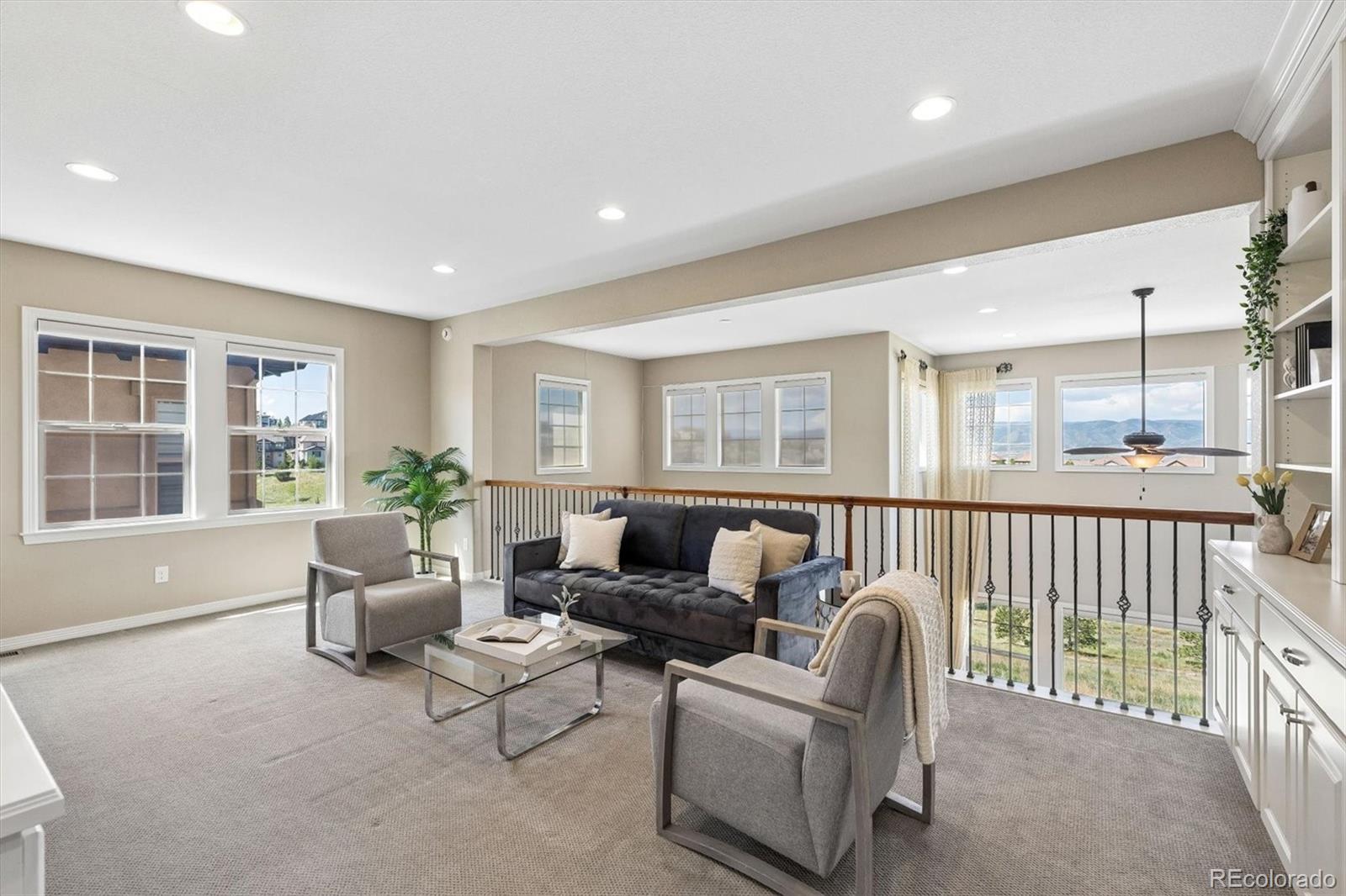 Spectacular, unobstructed panoramic mountain views from all three leve – image 26
