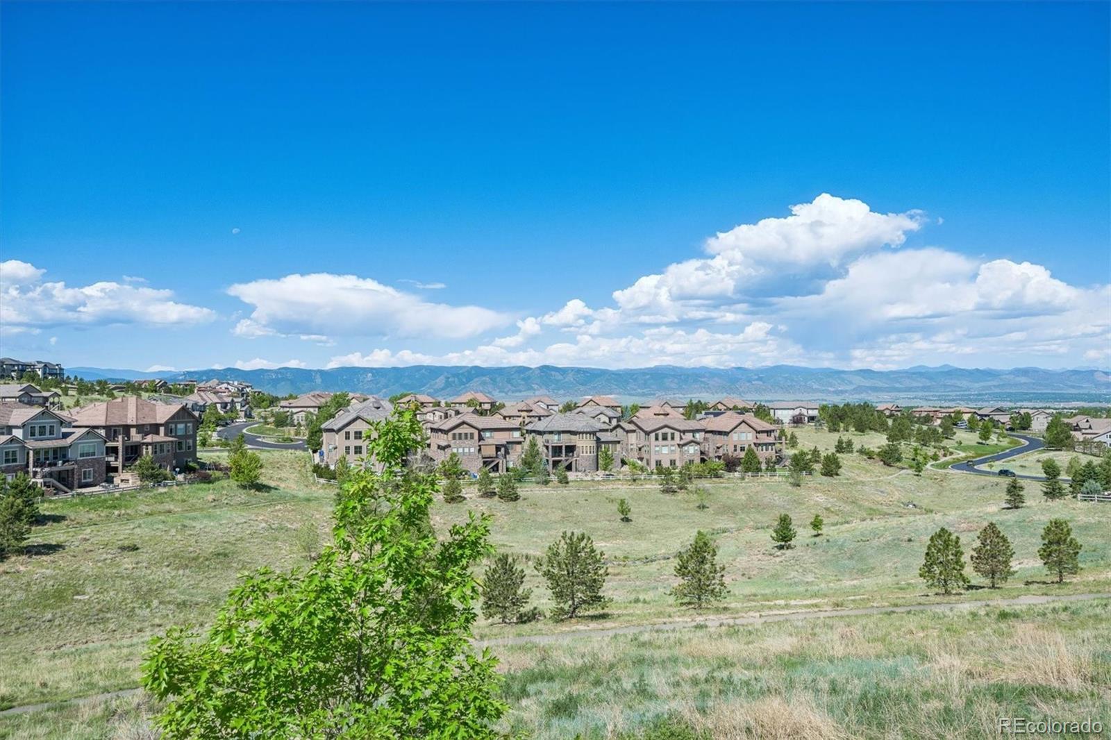 Spectacular, unobstructed panoramic mountain views from all three leve – image 14
