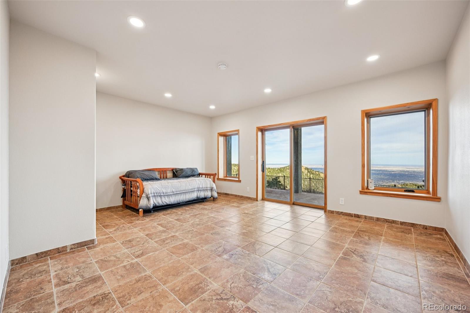 Manitou Springs, Colorado, 80829, United States, 6 Bedrooms Bedrooms, ,6 BathroomsBathrooms,Residential,Active,1997562