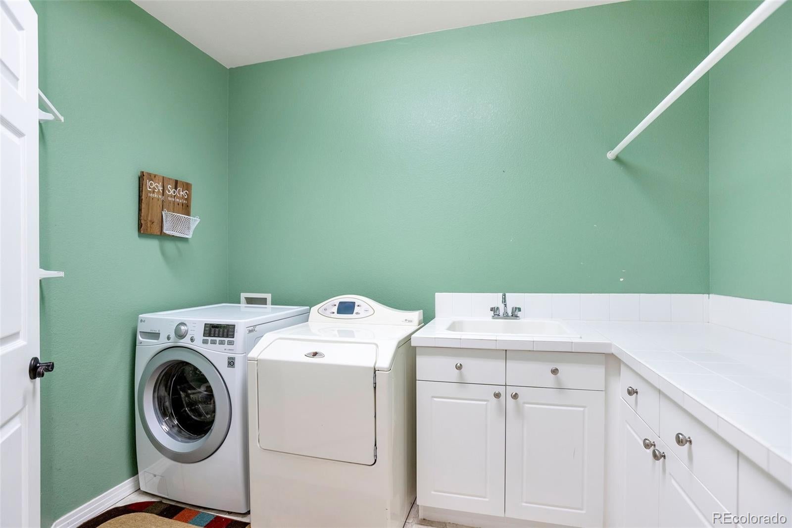 Aurora, Colorado, 80016, United States, 5 Bedrooms Bedrooms, ,7 BathroomsBathrooms,Residential,Active,1929689