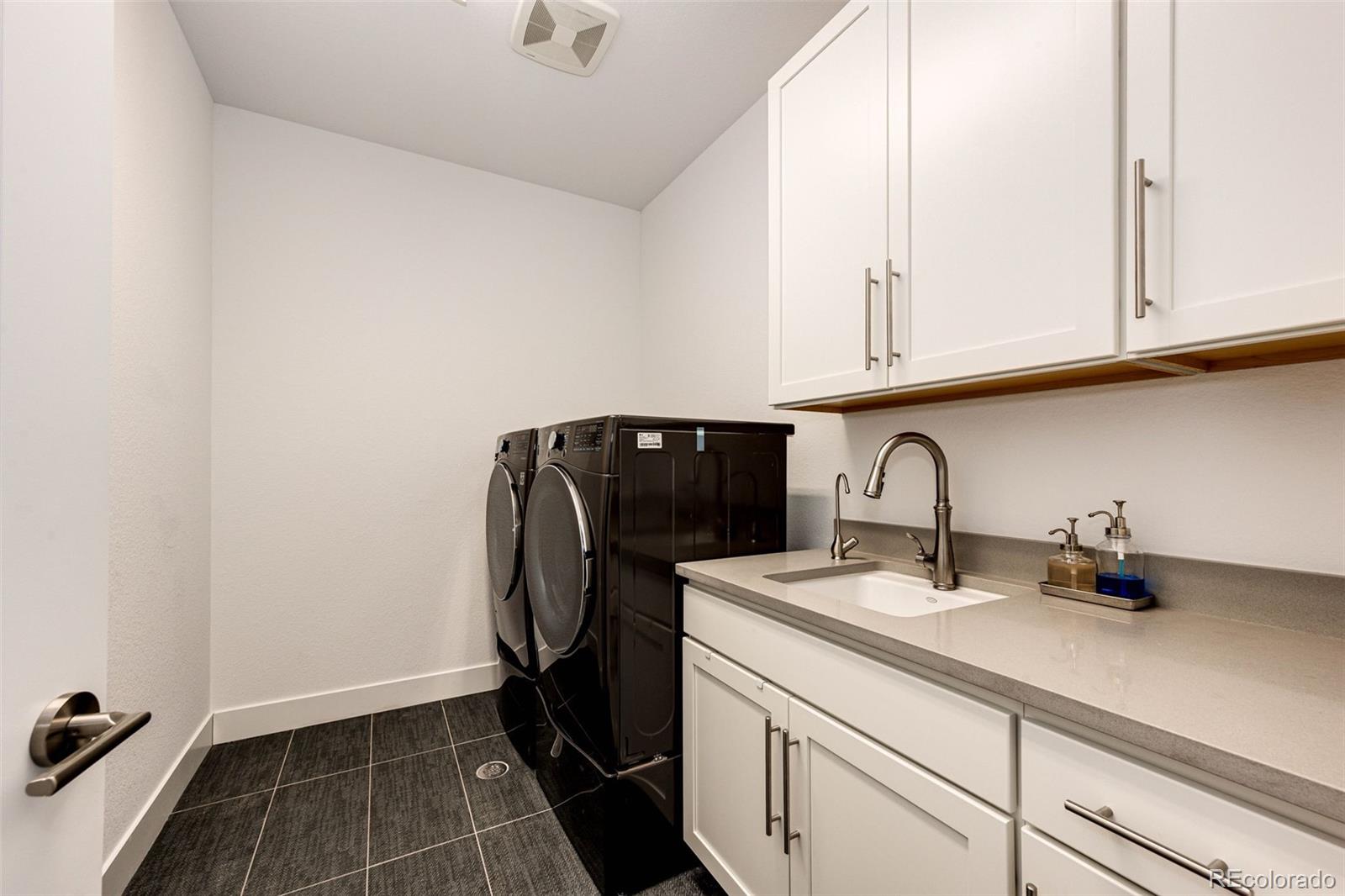 Castle Rock, Colorado, 80104, United States, 4 Bedrooms Bedrooms, ,4 BathroomsBathrooms,Residential,Active,2001365