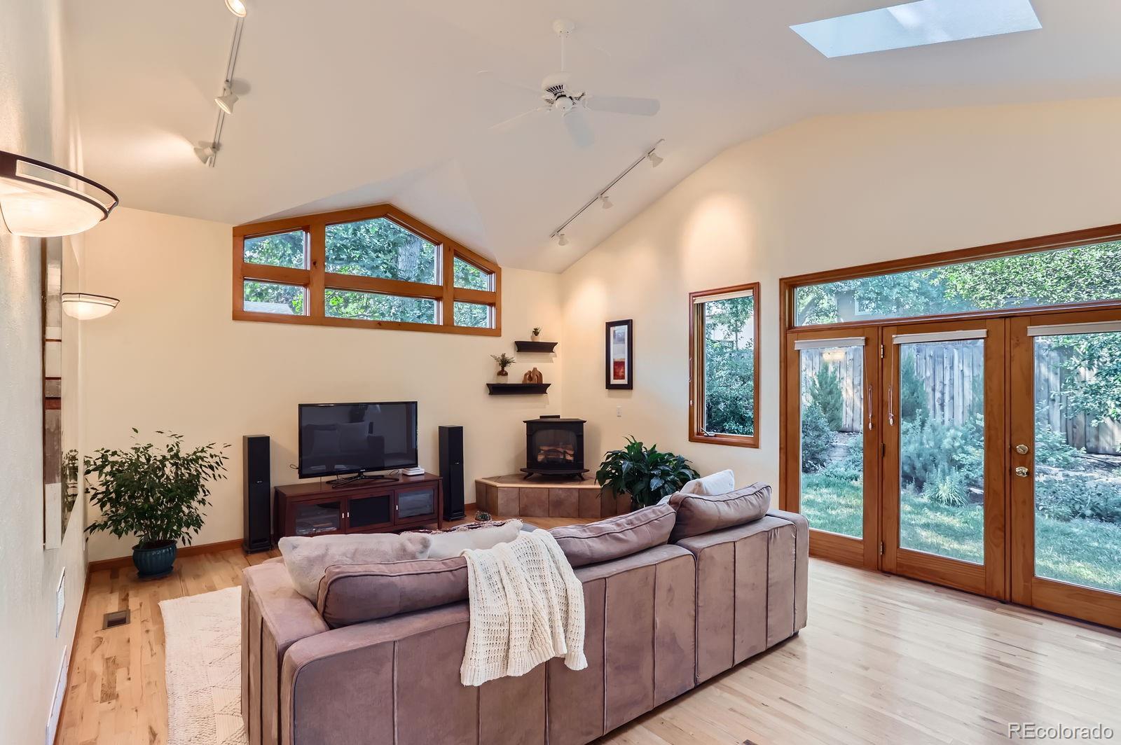 Boulder, Colorado, 80305, United States, 5 Bedrooms Bedrooms, ,4 BathroomsBathrooms,Residential,Contingent,1944042