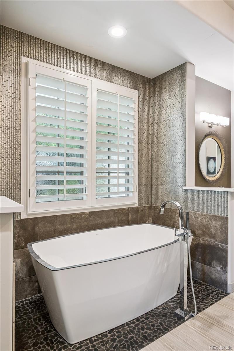 Denver, Colorado, 80231, United States, 4 Bedrooms Bedrooms, ,6 BathroomsBathrooms,Residential,Active,2008745