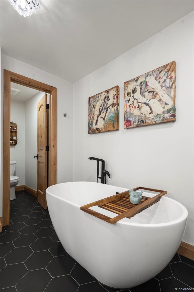 Boulder, Colorado, 80303, United States, 4 Bedrooms Bedrooms, ,3 BathroomsBathrooms,Residential,Contingent,1944032