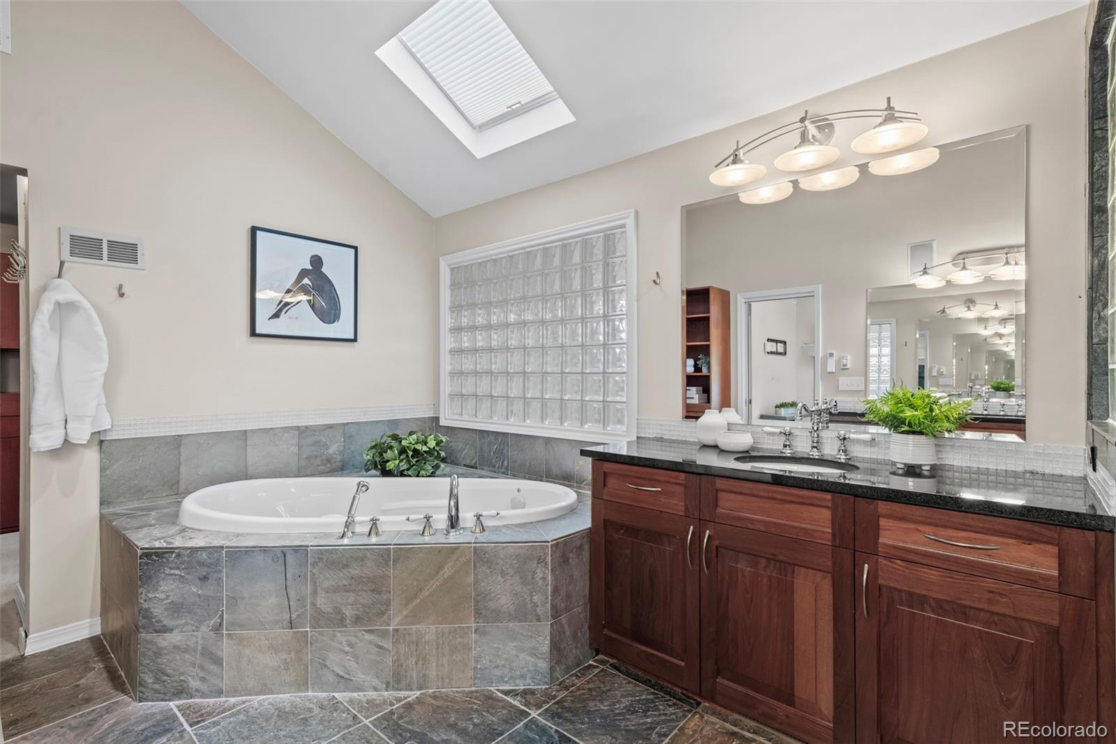 Boulder, Colorado, 80301, United States, 3 Bedrooms Bedrooms, ,4 BathroomsBathrooms,Residential,Active,1944093