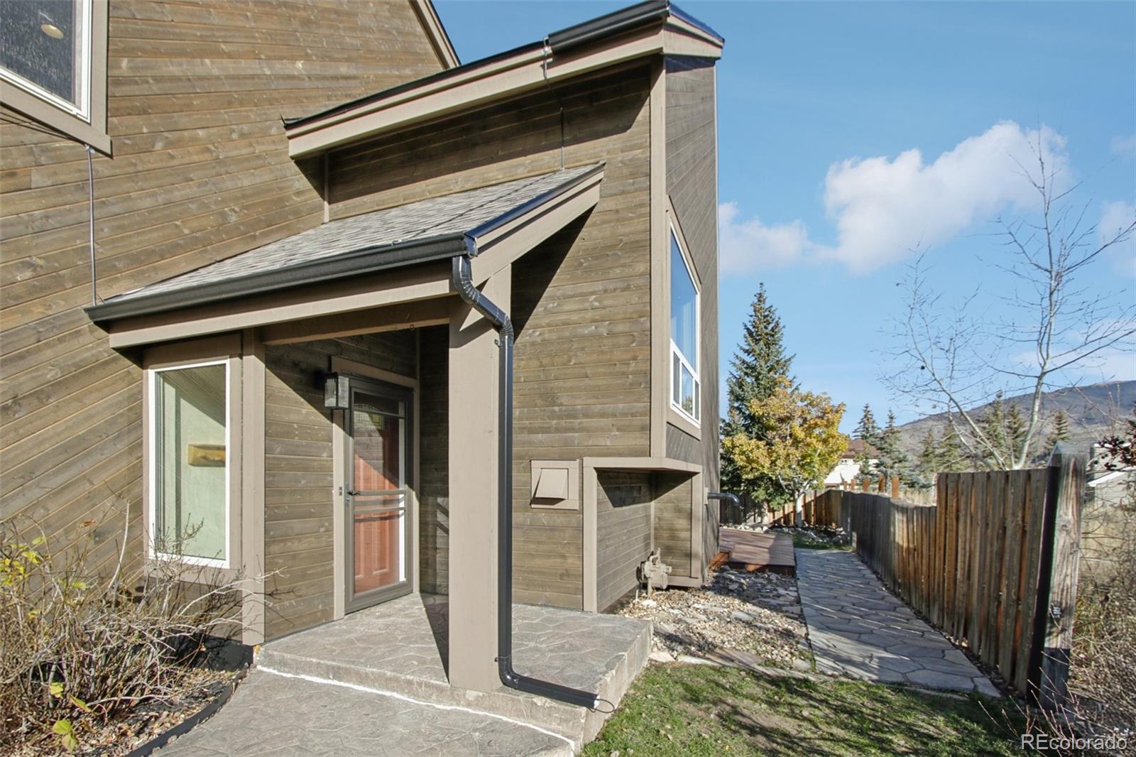 Silverthorne, Colorado, 80498, United States, 3 Bedrooms Bedrooms, ,2 BathroomsBathrooms,Residential,Active,1992542