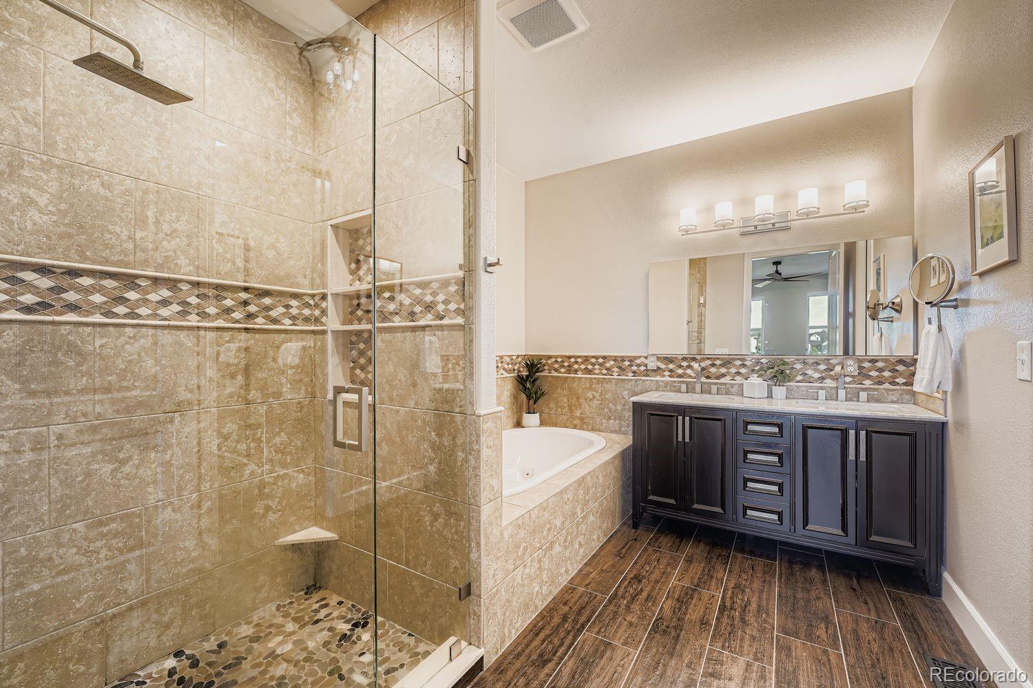 Littleton, Colorado, 80125, United States, 4 Bedrooms Bedrooms, ,5 BathroomsBathrooms,Residential,Active,2008311