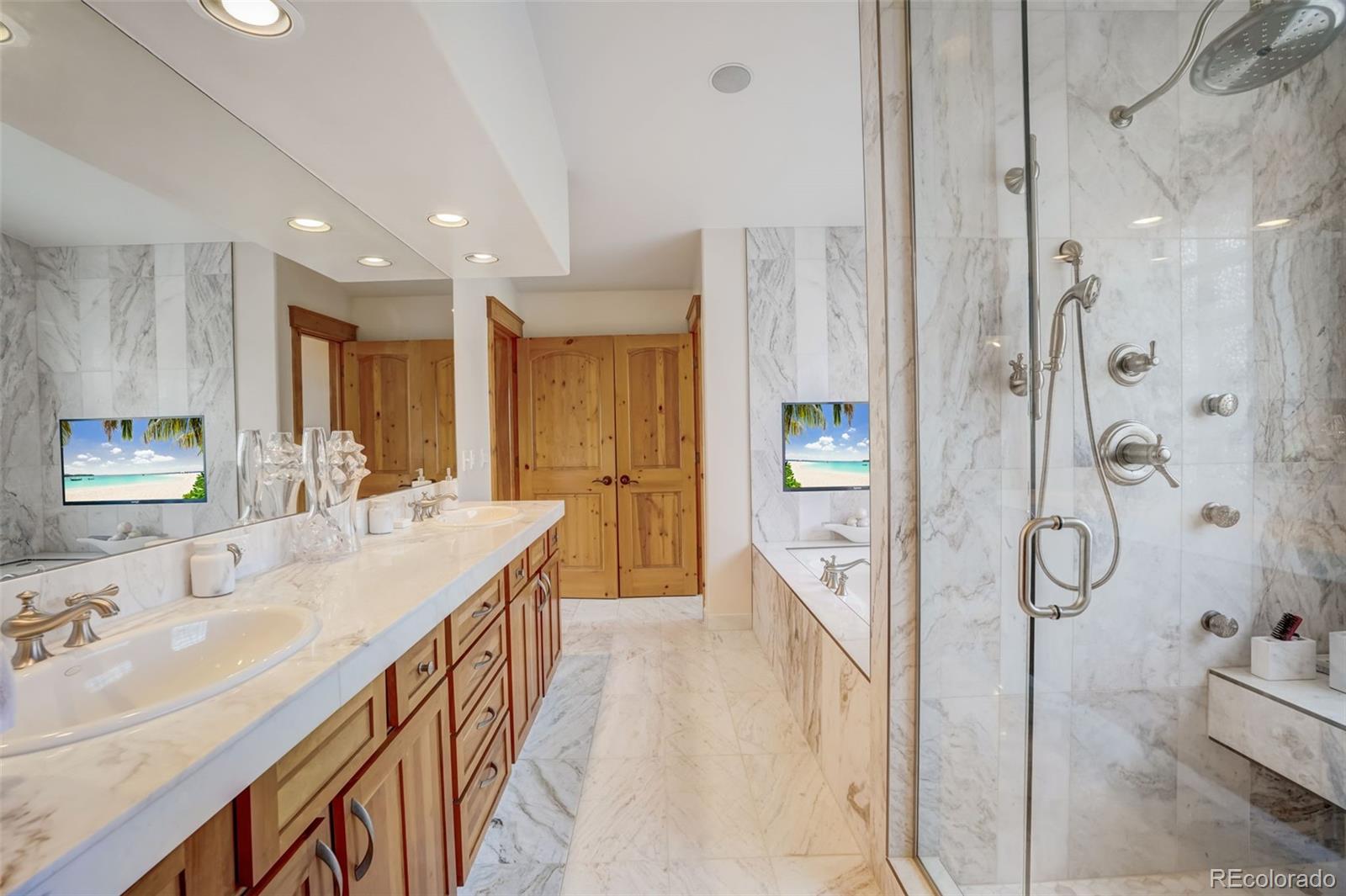 Dillon, Colorado, 80435, United States, ,Residential,Active,2007001