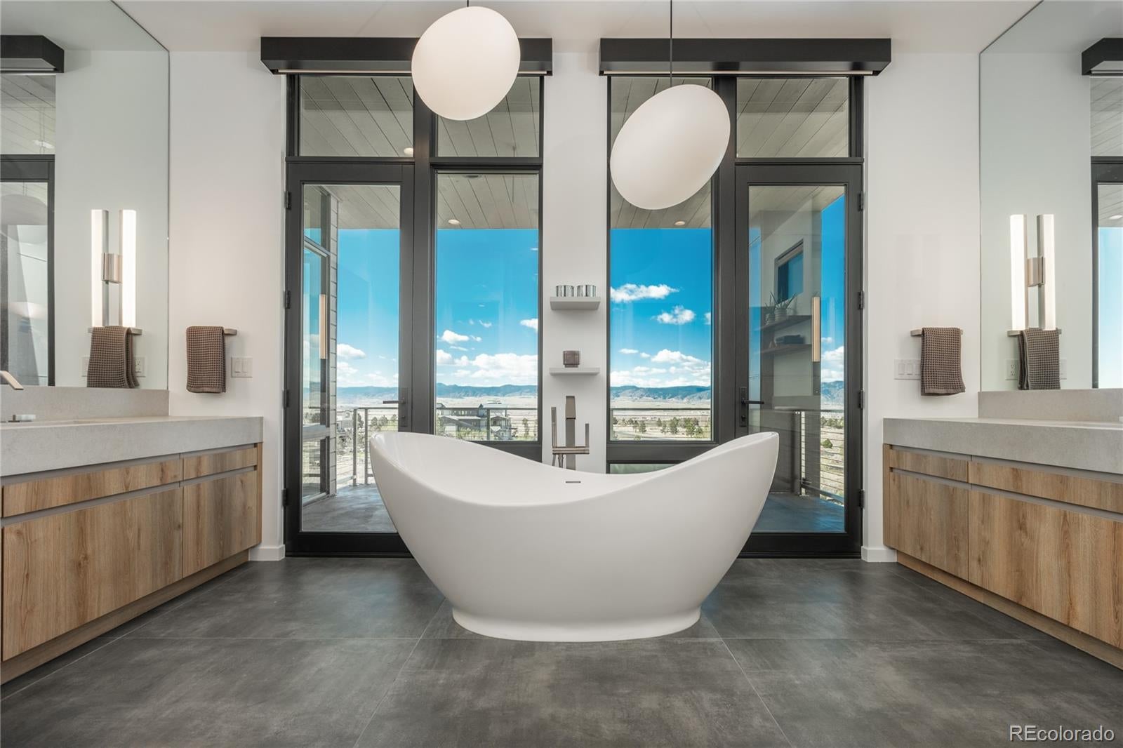 Highlands Ranch, Colorado, 80126, United States, 4 Bedrooms Bedrooms, ,7 BathroomsBathrooms,Residential,Active,2045709