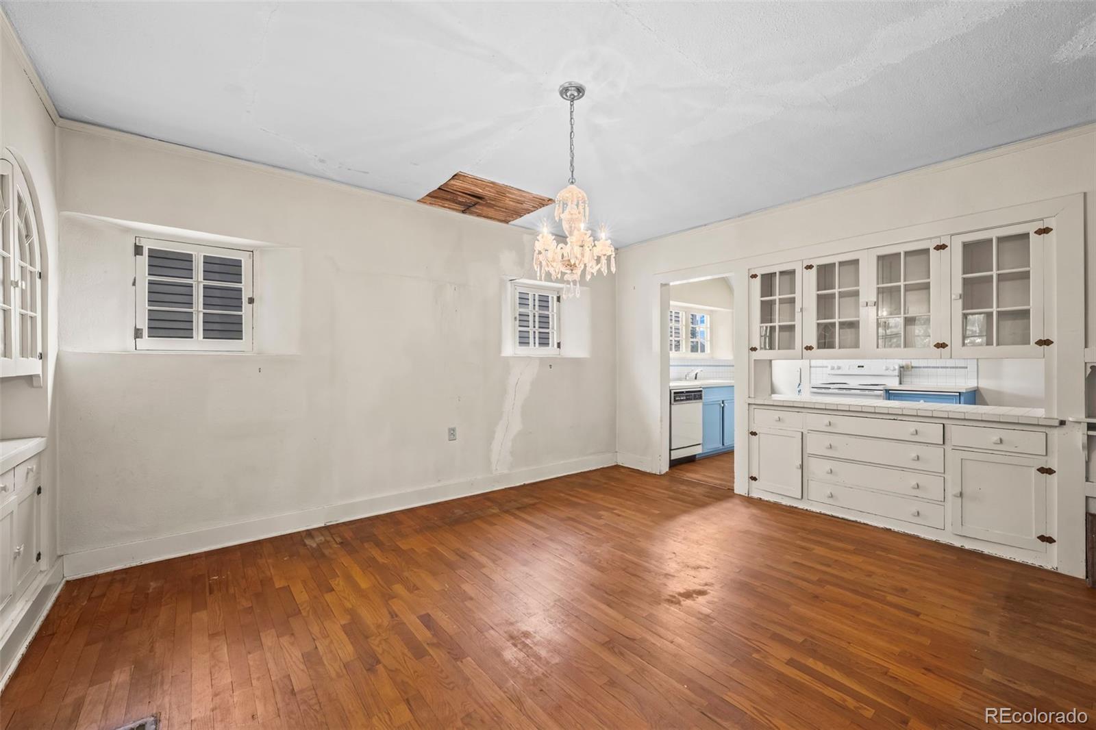 Boulder, Colorado, 80302, United States, 4 Bedrooms Bedrooms, ,3 BathroomsBathrooms,Residential,Contingent,1944085