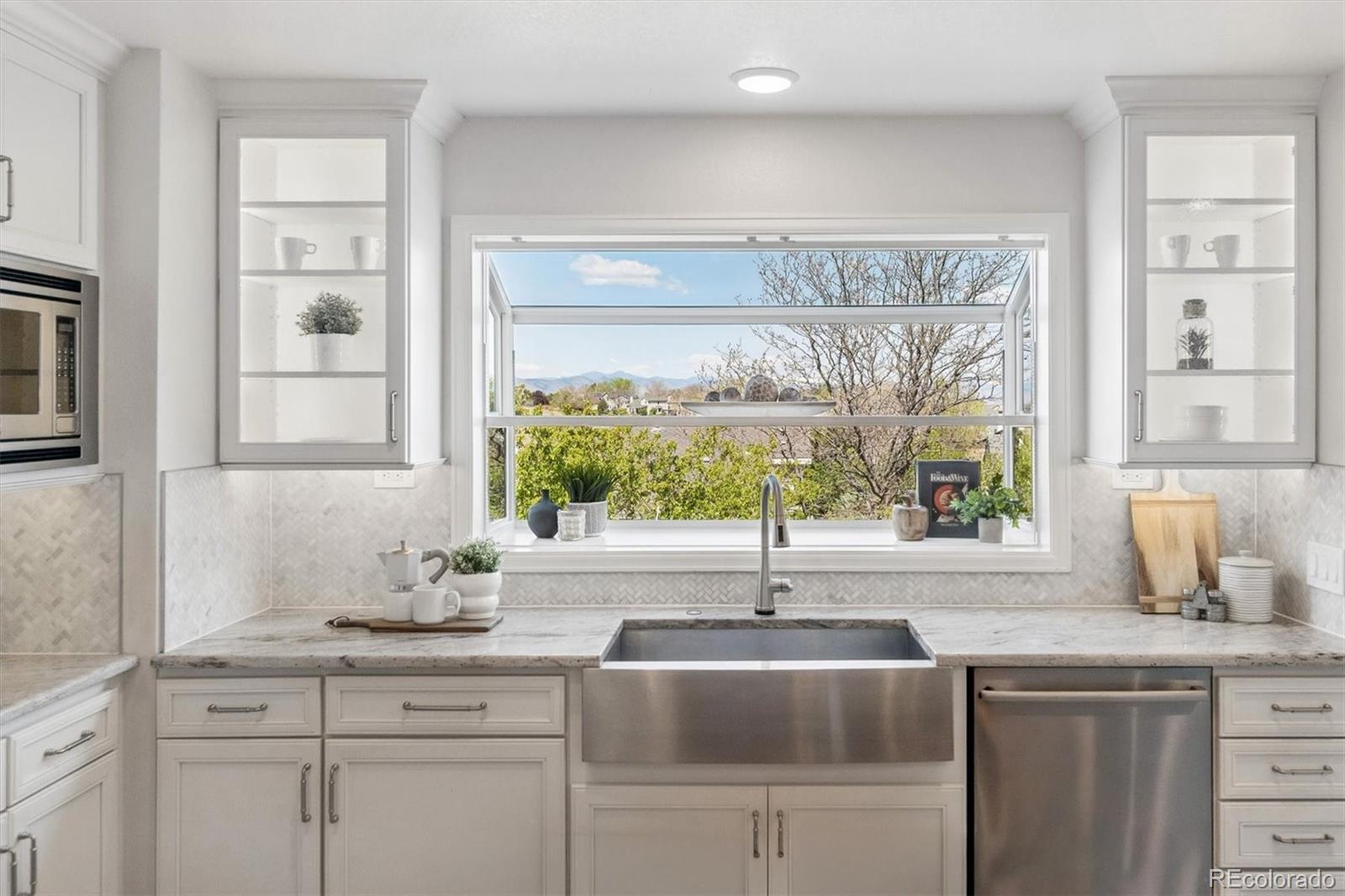 Highlands Ranch, Colorado, 80126, United States, 4 Bedrooms Bedrooms, ,3 BathroomsBathrooms,Residential,Active,2045752