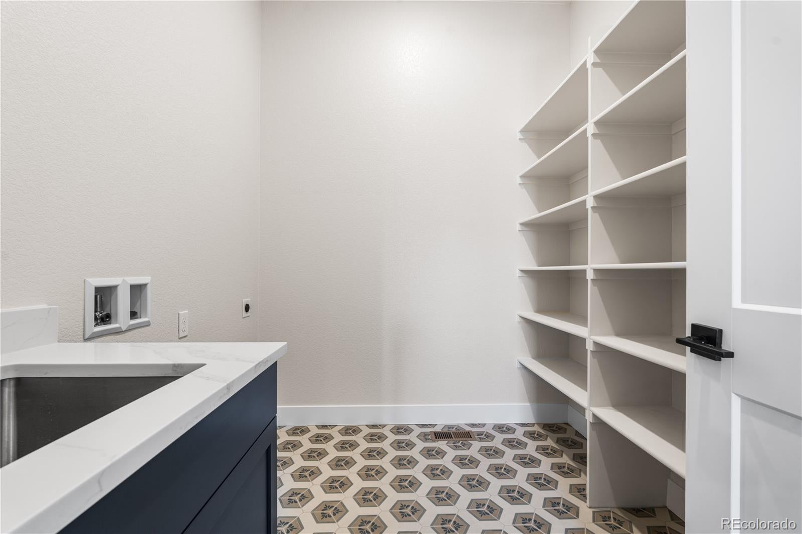 Castle Pines, Colorado, 80108, United States, ,5 BathroomsBathrooms,Residential,Active,1824040