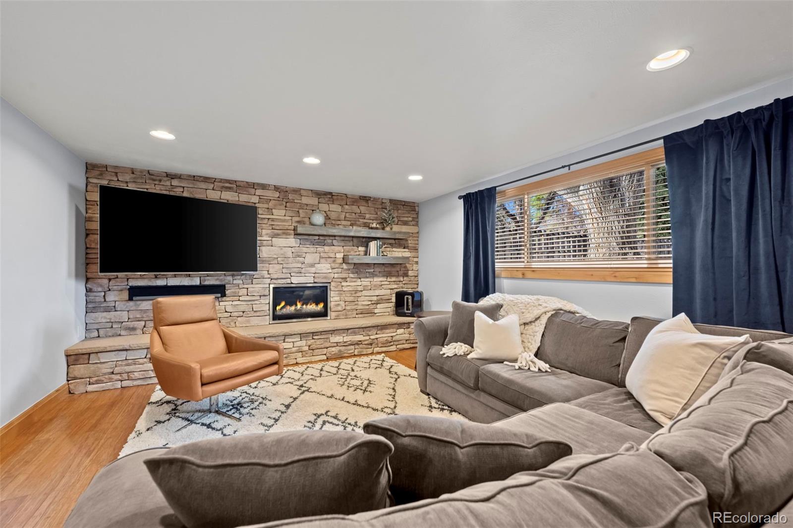 Boulder, Colorado, 80303, United States, 4 Bedrooms Bedrooms, ,3 BathroomsBathrooms,Residential,Contingent,1944032