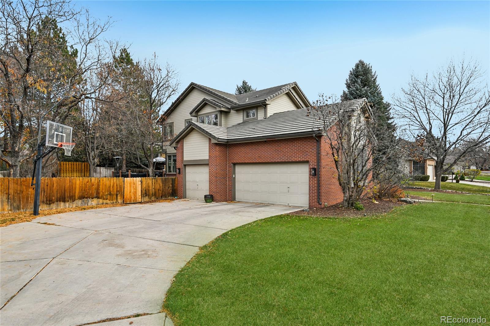 Centennial, Colorado, 80122, United States, 6 Bedrooms Bedrooms, ,5 BathroomsBathrooms,Residential,Active,2009863