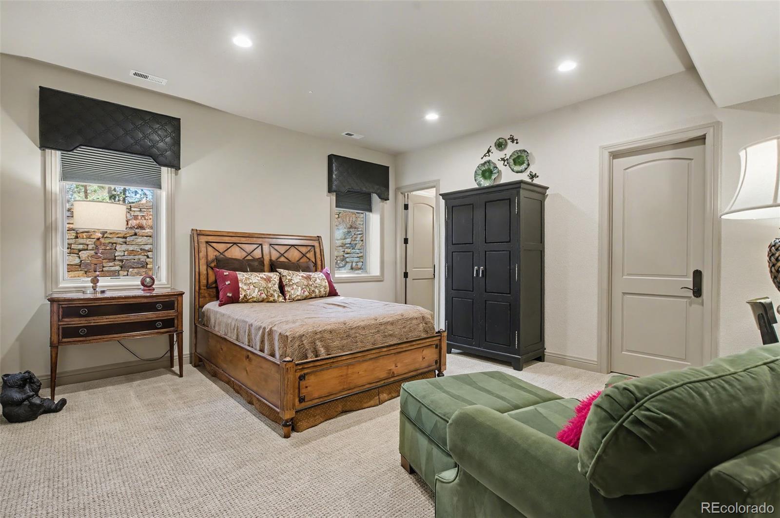 Colorado Springs, Colorado, 80906, United States, 5 Bedrooms Bedrooms, ,7 BathroomsBathrooms,Residential,Active,2017085