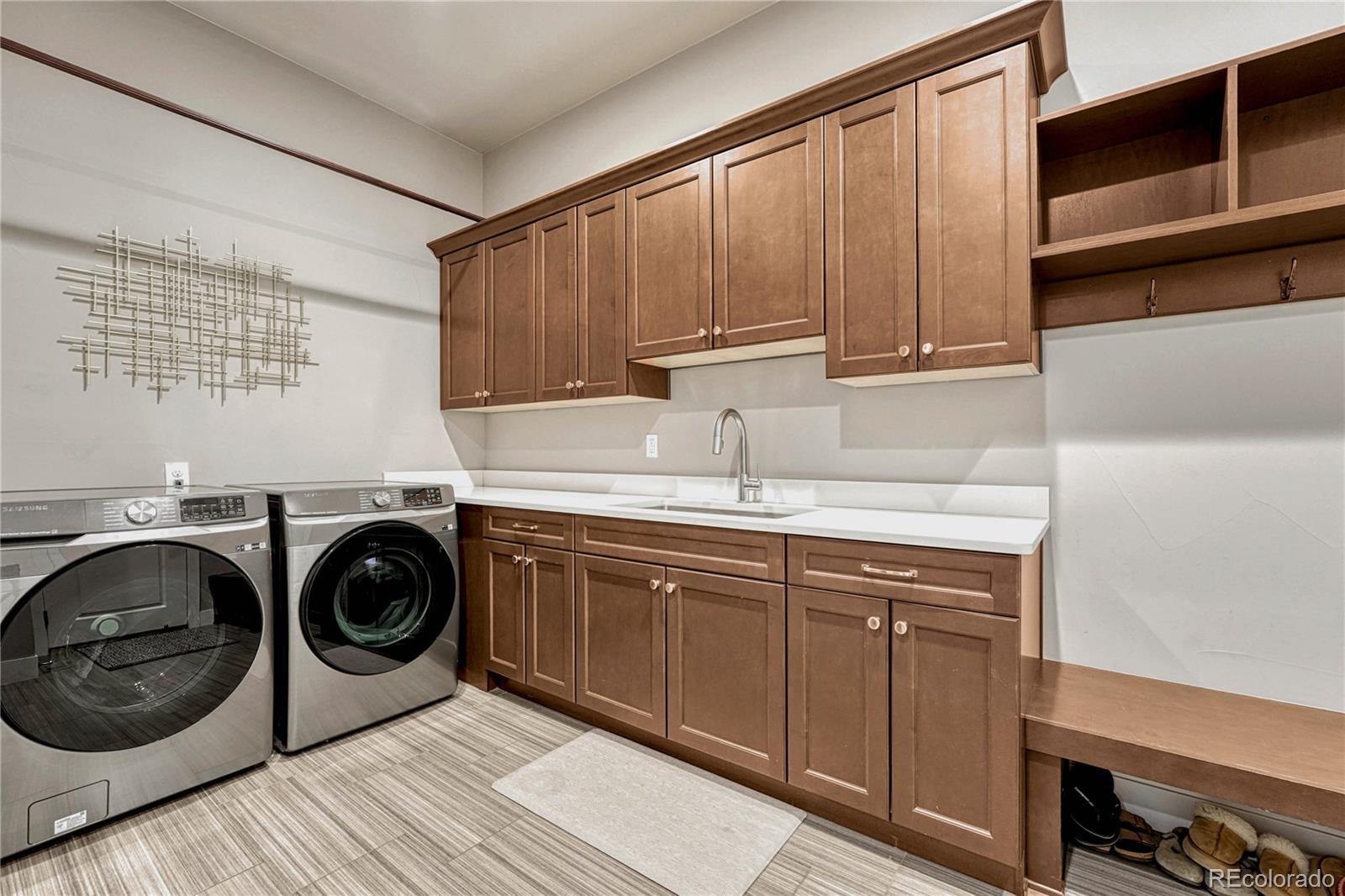 Castle Rock, Colorado, 80109, United States, 5 Bedrooms Bedrooms, ,6 BathroomsBathrooms,Residential,Active,1986908