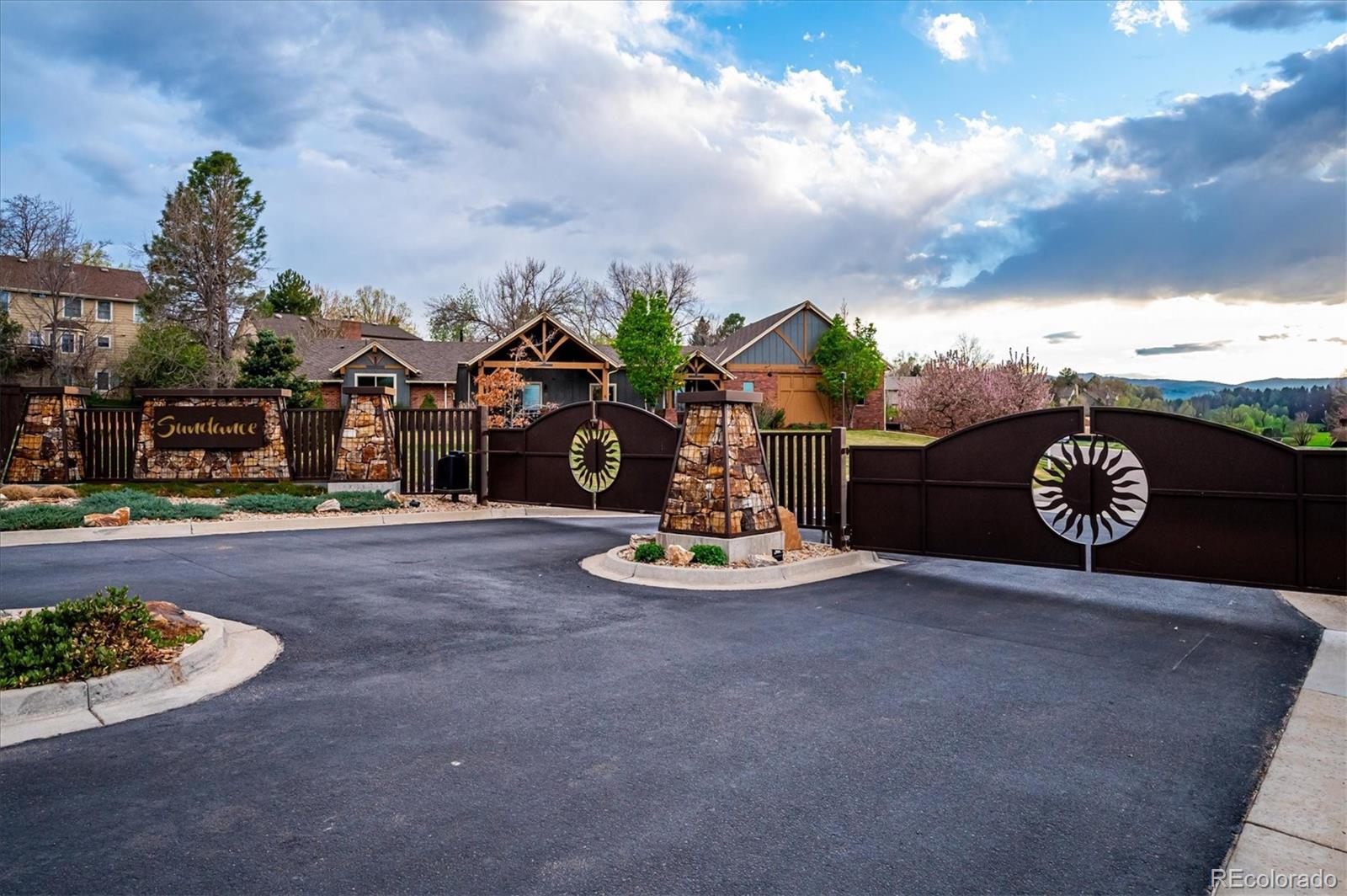 Lakewood, Colorado, 80227, United States, 4 Bedrooms Bedrooms, ,4 BathroomsBathrooms,Residential,Active,2035641