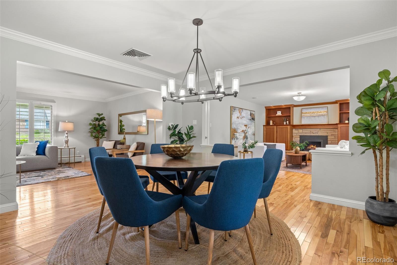 Englewood, Colorado, 80111, United States, 4 Bedrooms Bedrooms, ,3 BathroomsBathrooms,Residential,Active,1909660