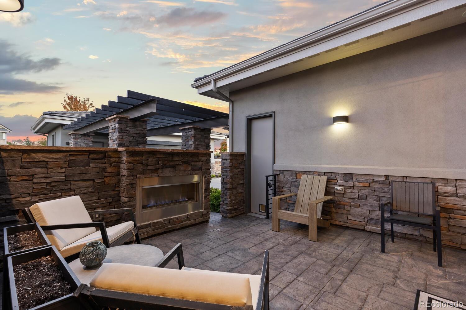 Highlands Ranch, Colorado, 80126, United States, 6 Bedrooms Bedrooms, ,7 BathroomsBathrooms,Residential,Active,1953374