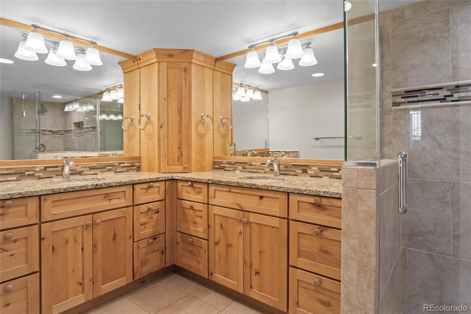 Castle Rock, Colorado, 80108, United States, 4 Bedrooms Bedrooms, ,3 BathroomsBathrooms,Residential,Active,1904153