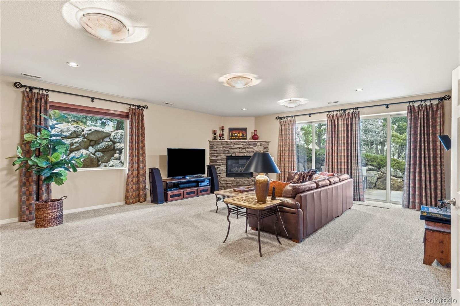 Colorado Springs, Colorado, 80906, United States, 4 Bedrooms Bedrooms, ,3 BathroomsBathrooms,Residential,Active,2045386