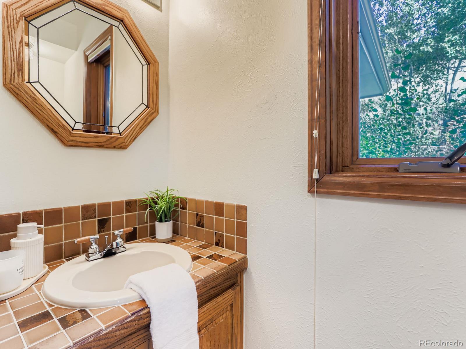 Boulder, Colorado, 80302, United States, 3 Bedrooms Bedrooms, ,3 BathroomsBathrooms,Residential,Active,1944050