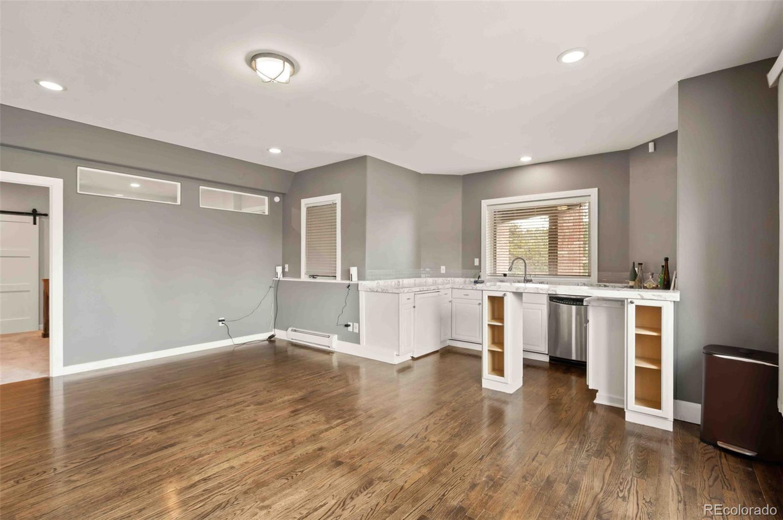 Golden, Colorado, 80401, United States, 4 Bedrooms Bedrooms, ,5 BathroomsBathrooms,Residential,Active,1922327