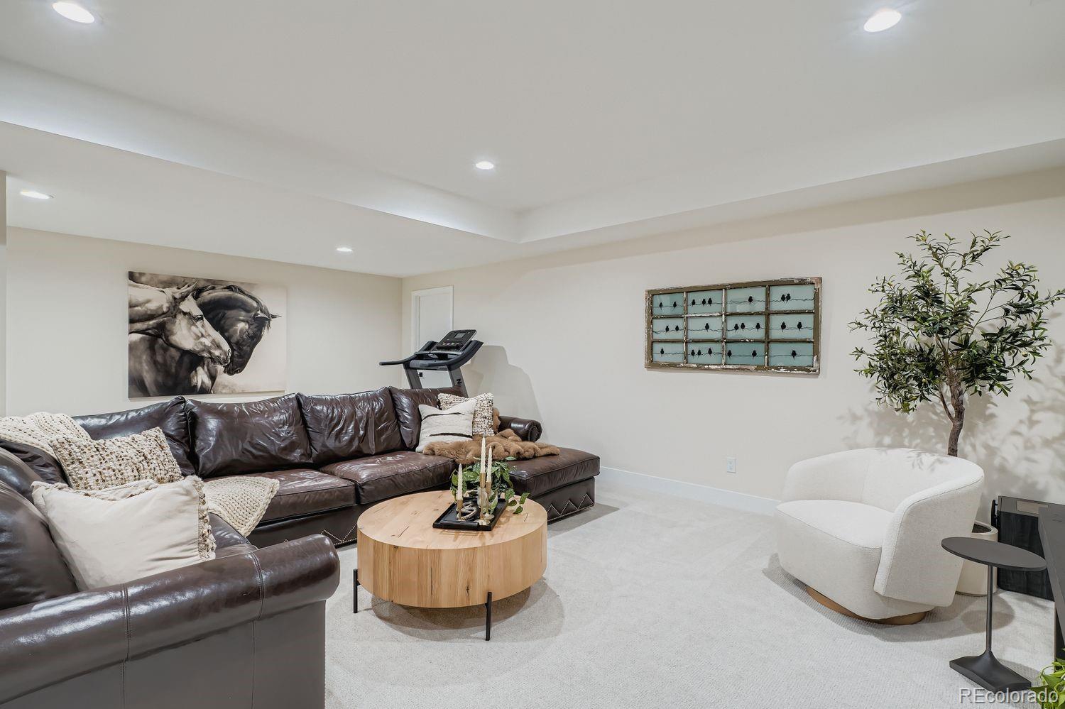 Denver, Colorado, 80210, United States, 5 Bedrooms Bedrooms, ,6 BathroomsBathrooms,Residential,Active,2010187