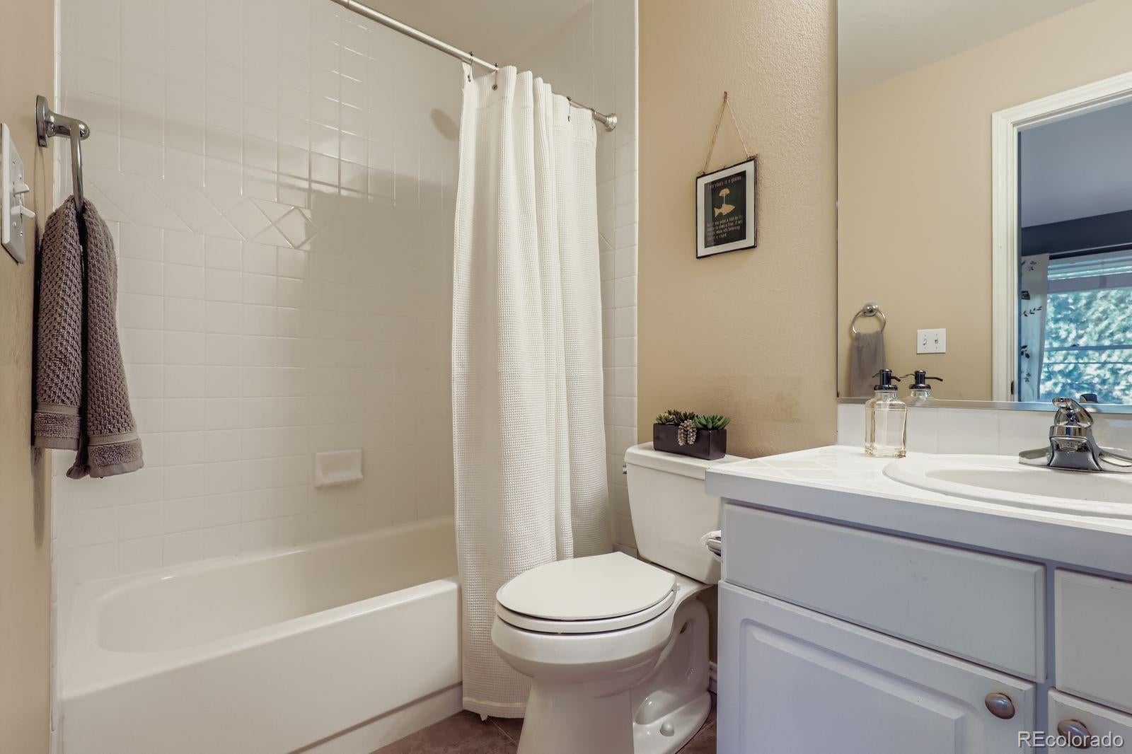 Englewood, Colorado, 80111, United States, 6 Bedrooms Bedrooms, ,5 BathroomsBathrooms,Residential,Active,1904158