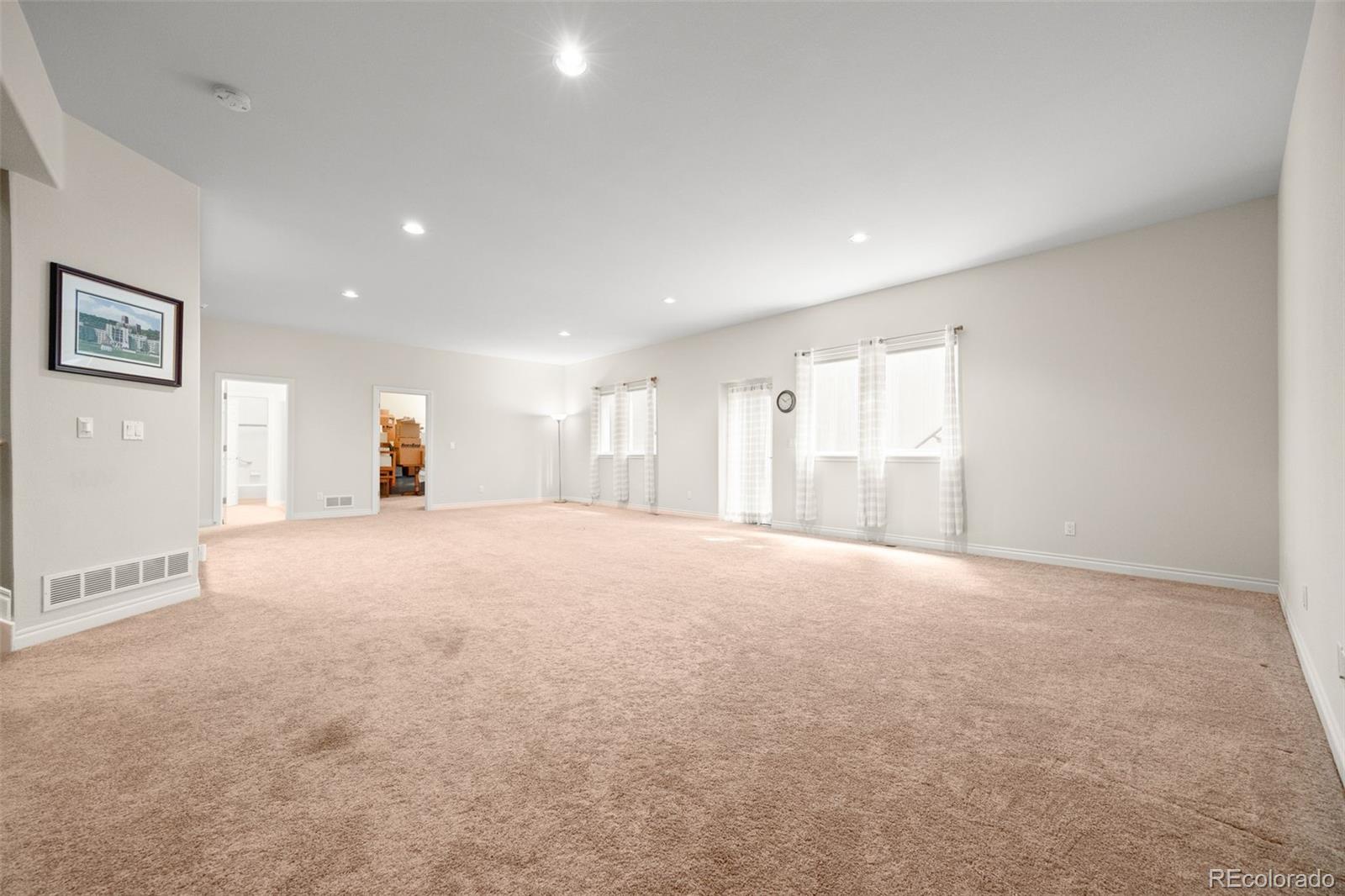 Lone Tree, Colorado, 80124, United States, 4 Bedrooms Bedrooms, ,5 BathroomsBathrooms,Residential,Active,1909066