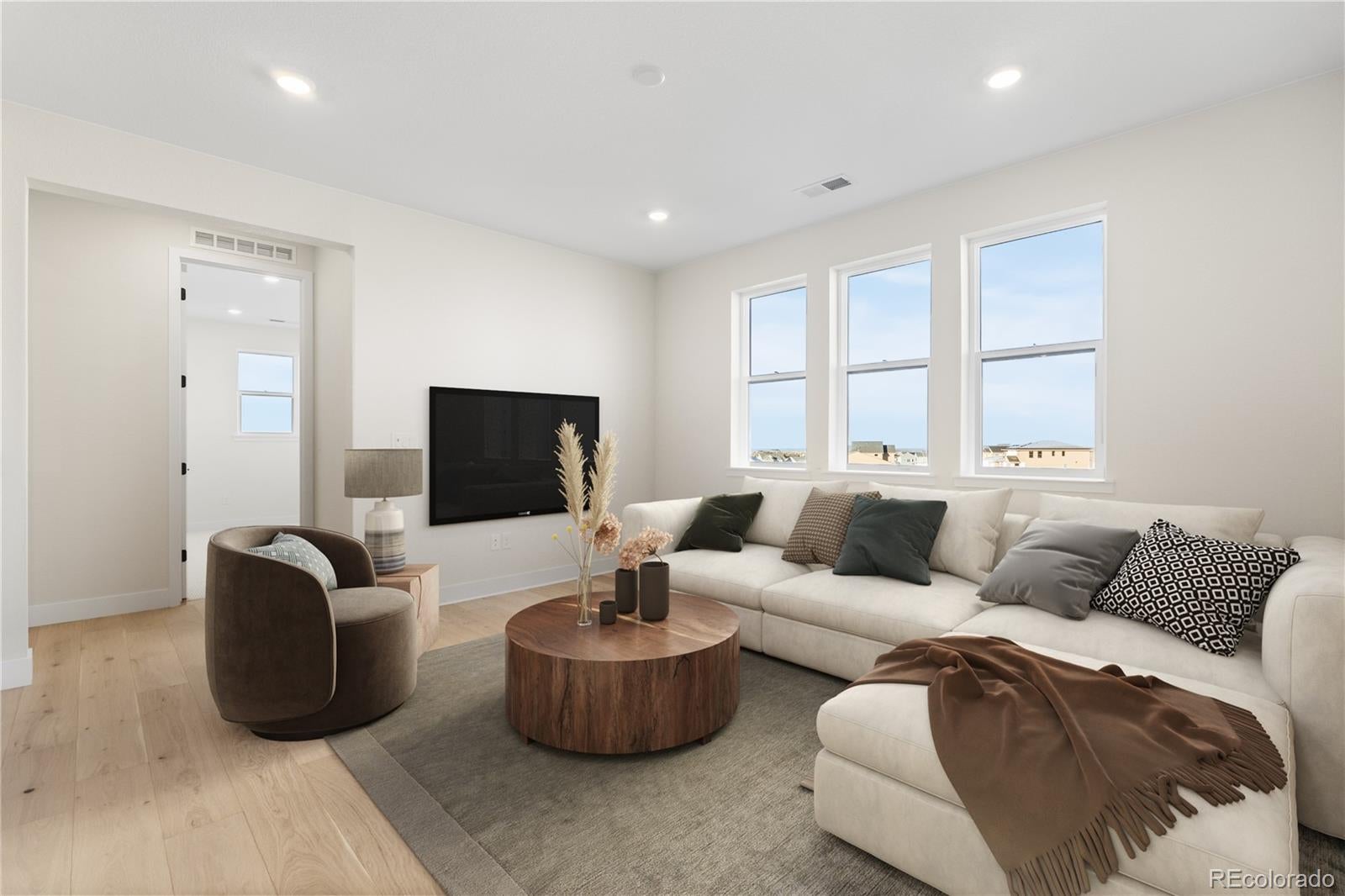 Lone Tree, Colorado, 80134, United States, 6 Bedrooms Bedrooms, ,7 BathroomsBathrooms,Residential,Active,1952989